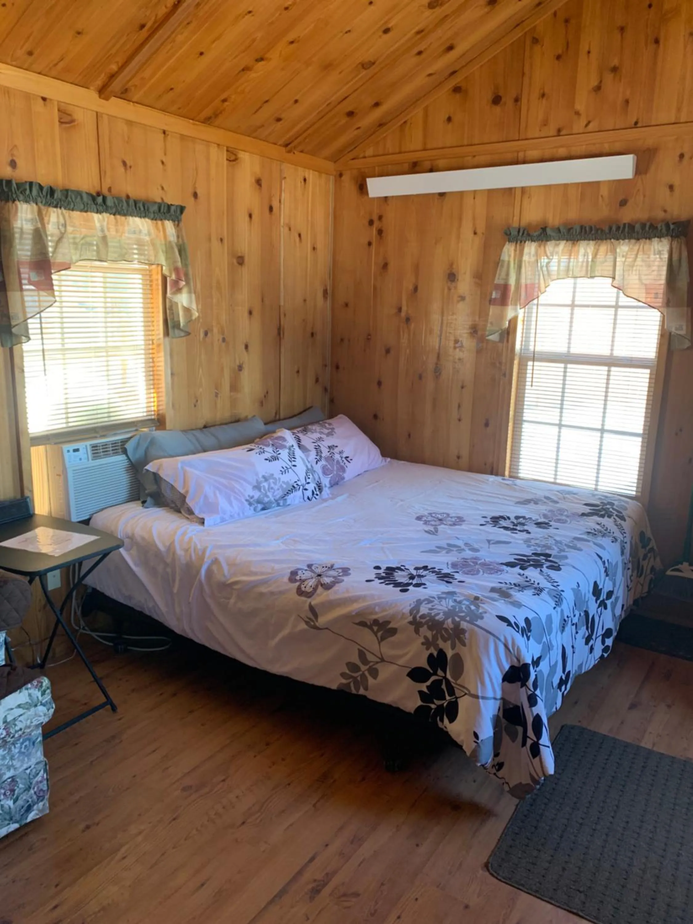 Bedroom, Bed in Bearlodge Mountain Resort