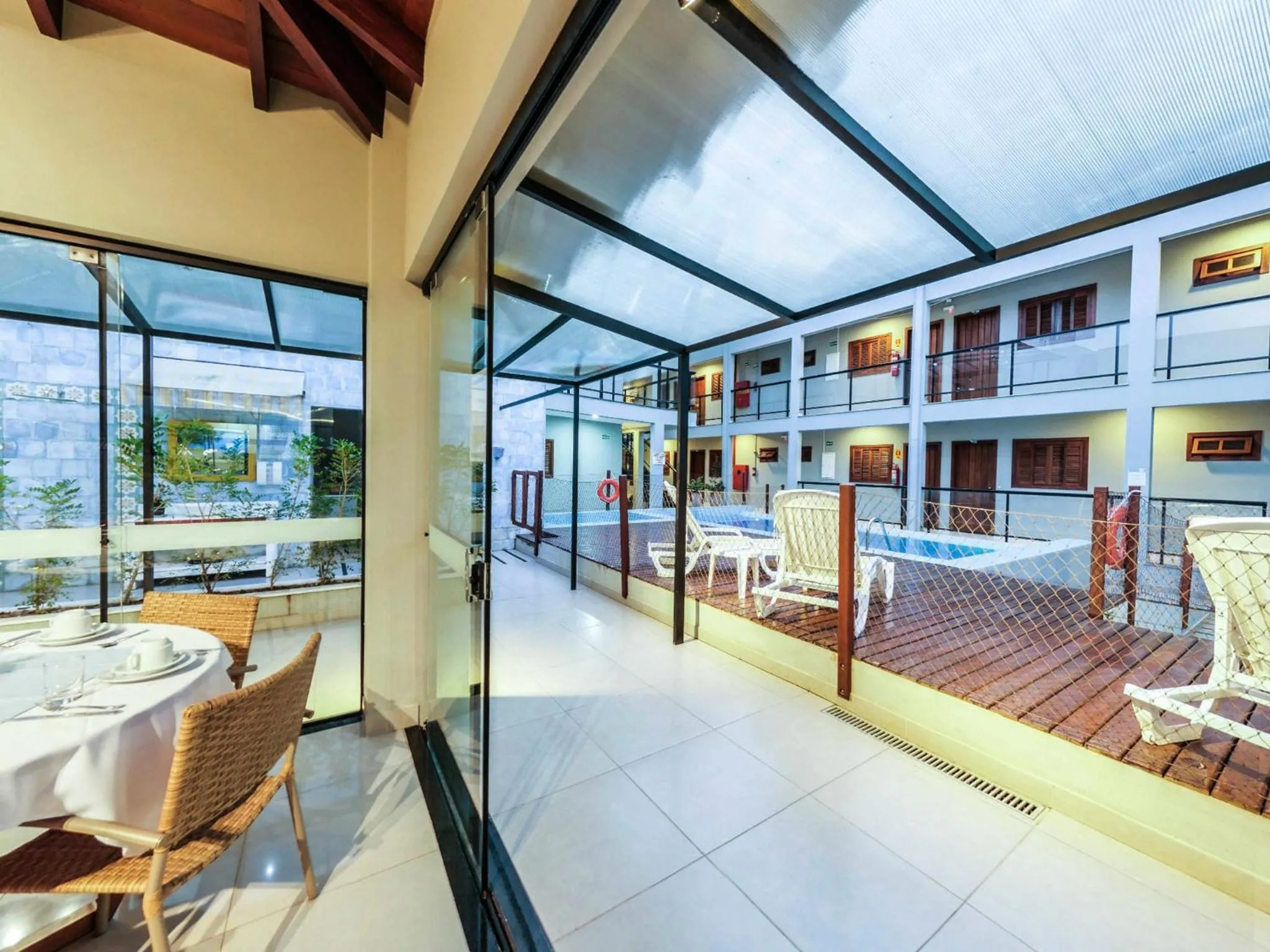 Food and drinks in CLH Suites Bonito Centro