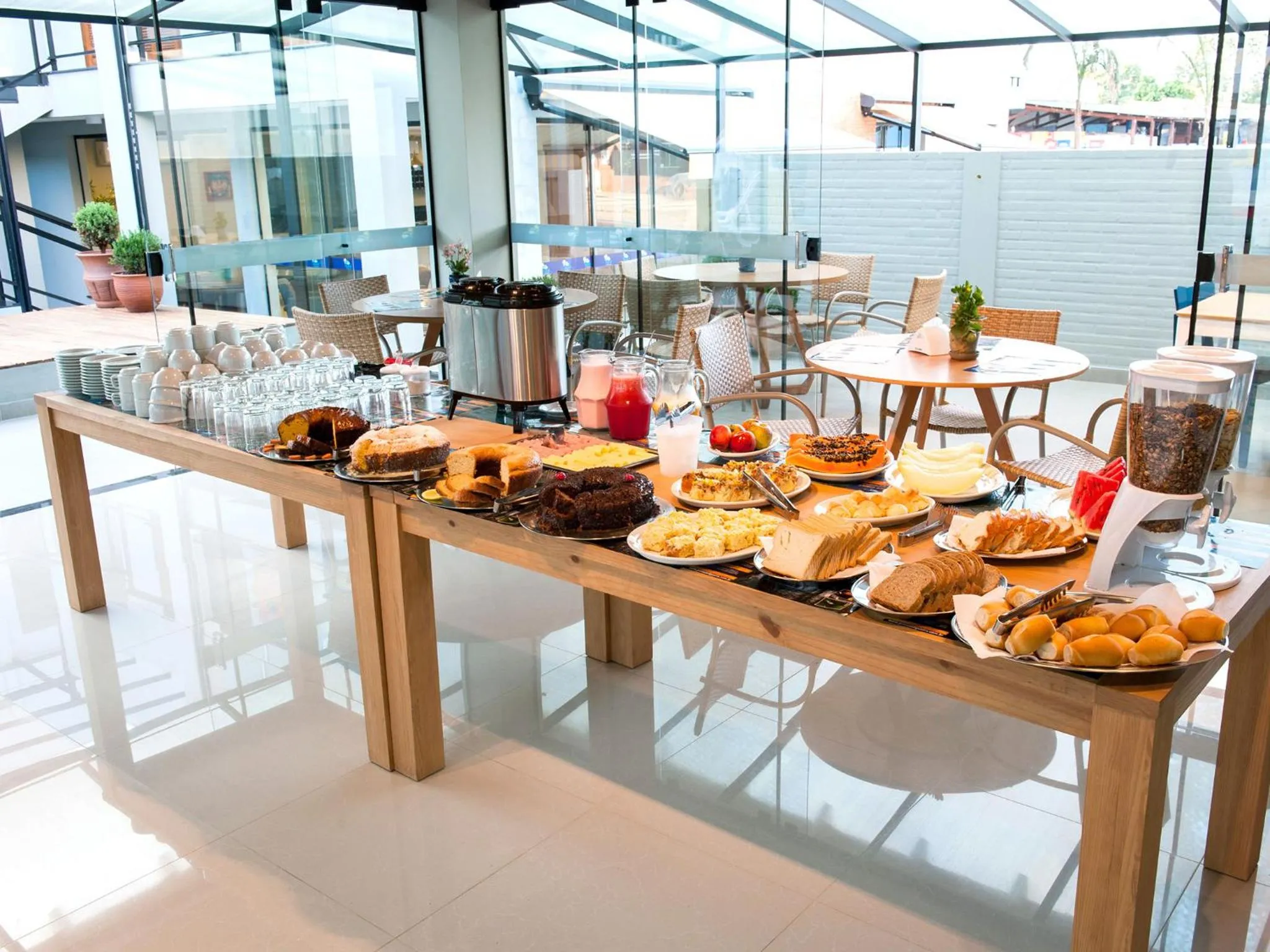 Lounge or bar in CLH Suites Bonito Centro