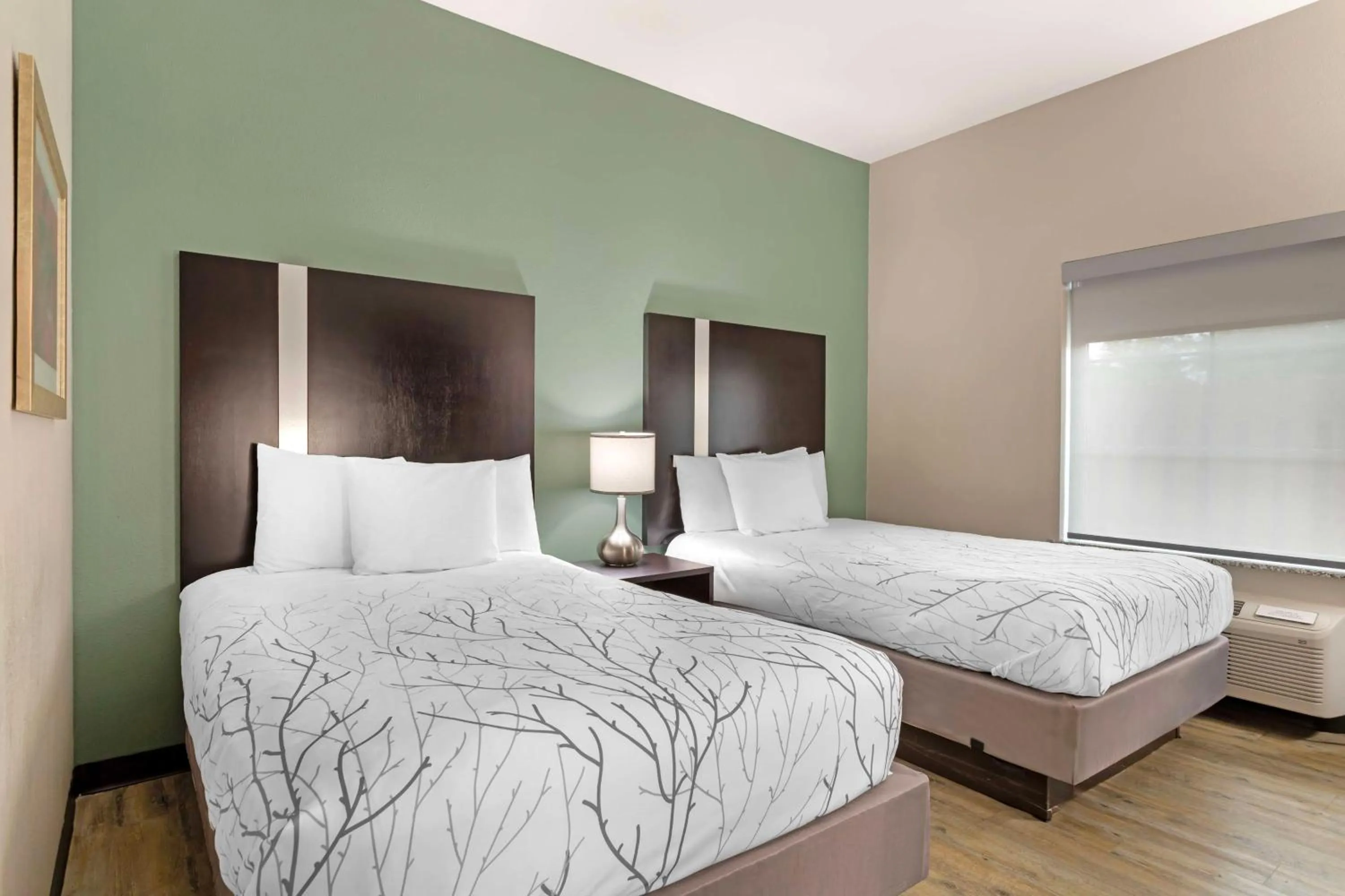 Bedroom, Bed in Best Western Casino Inn