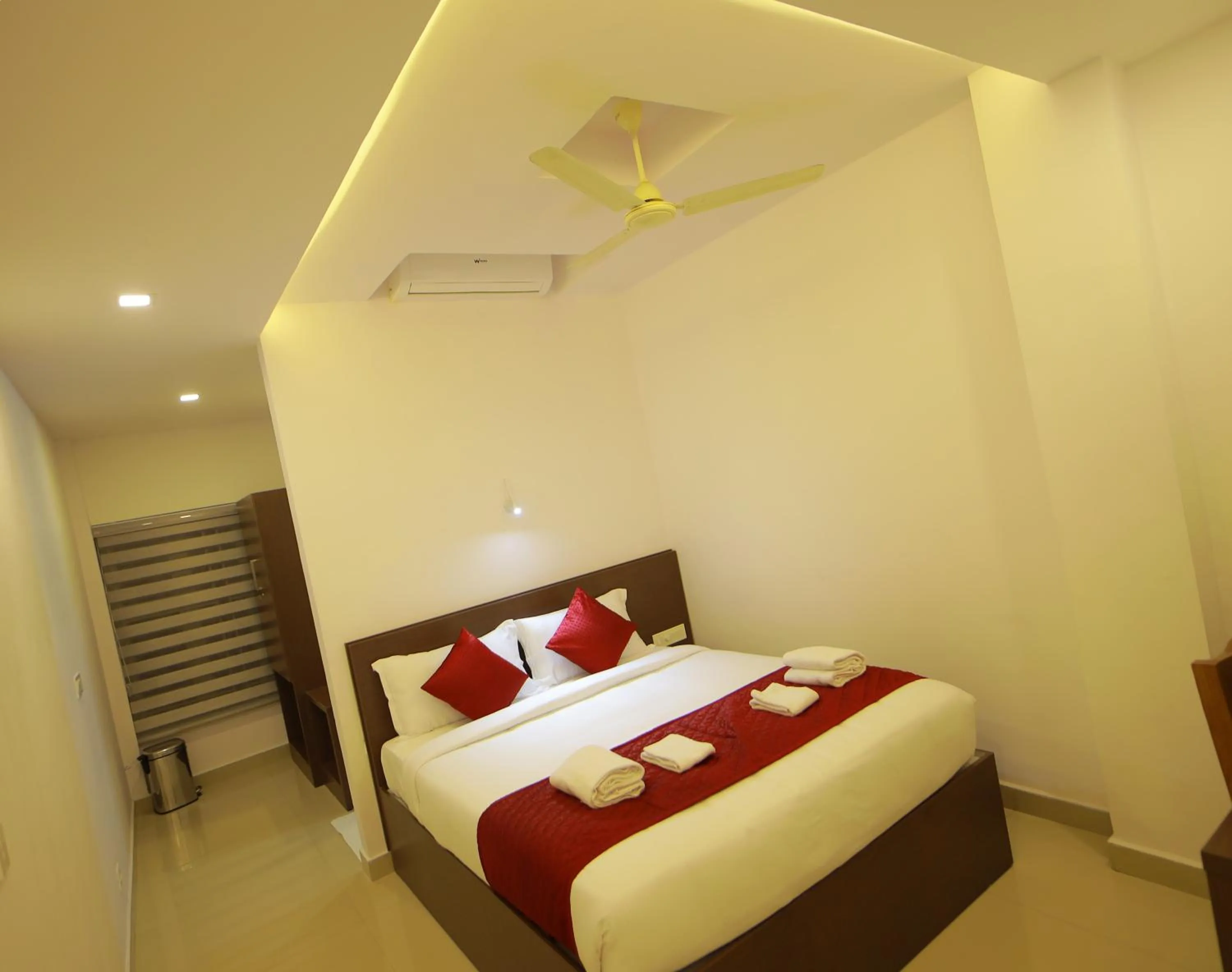 Bedroom, Bed in Airport Avenue Plaza