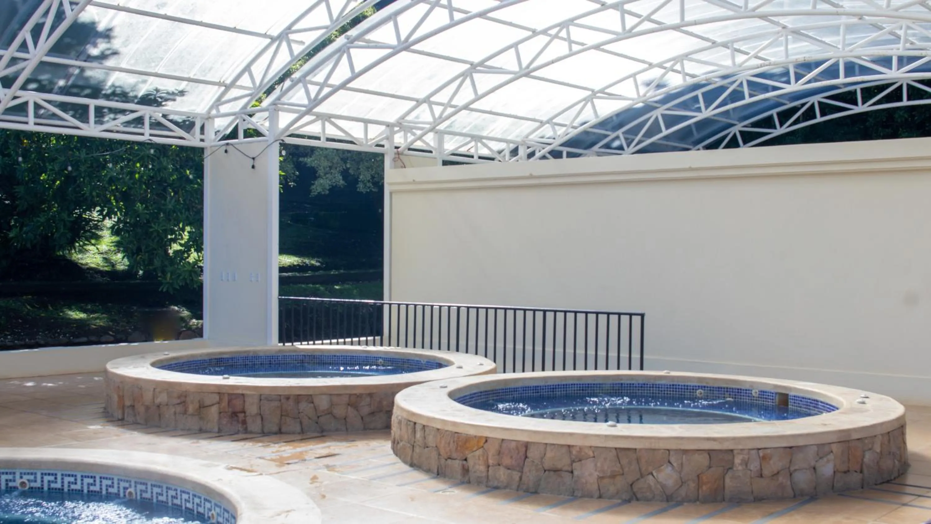 Hot Tub in Fondavela Hotel