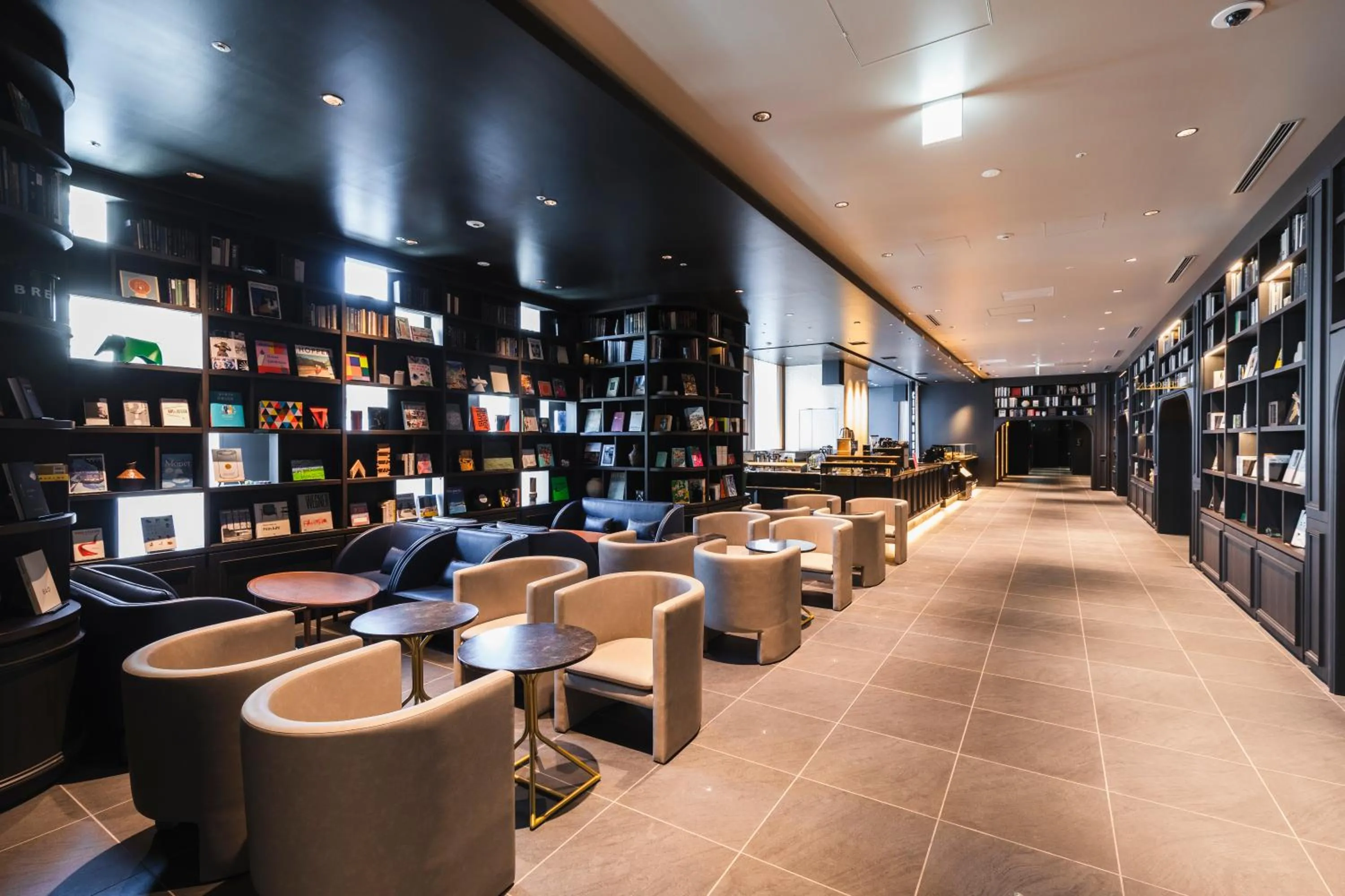 Lobby or reception in Sotetsu Hotels The Splaisir Yokohama