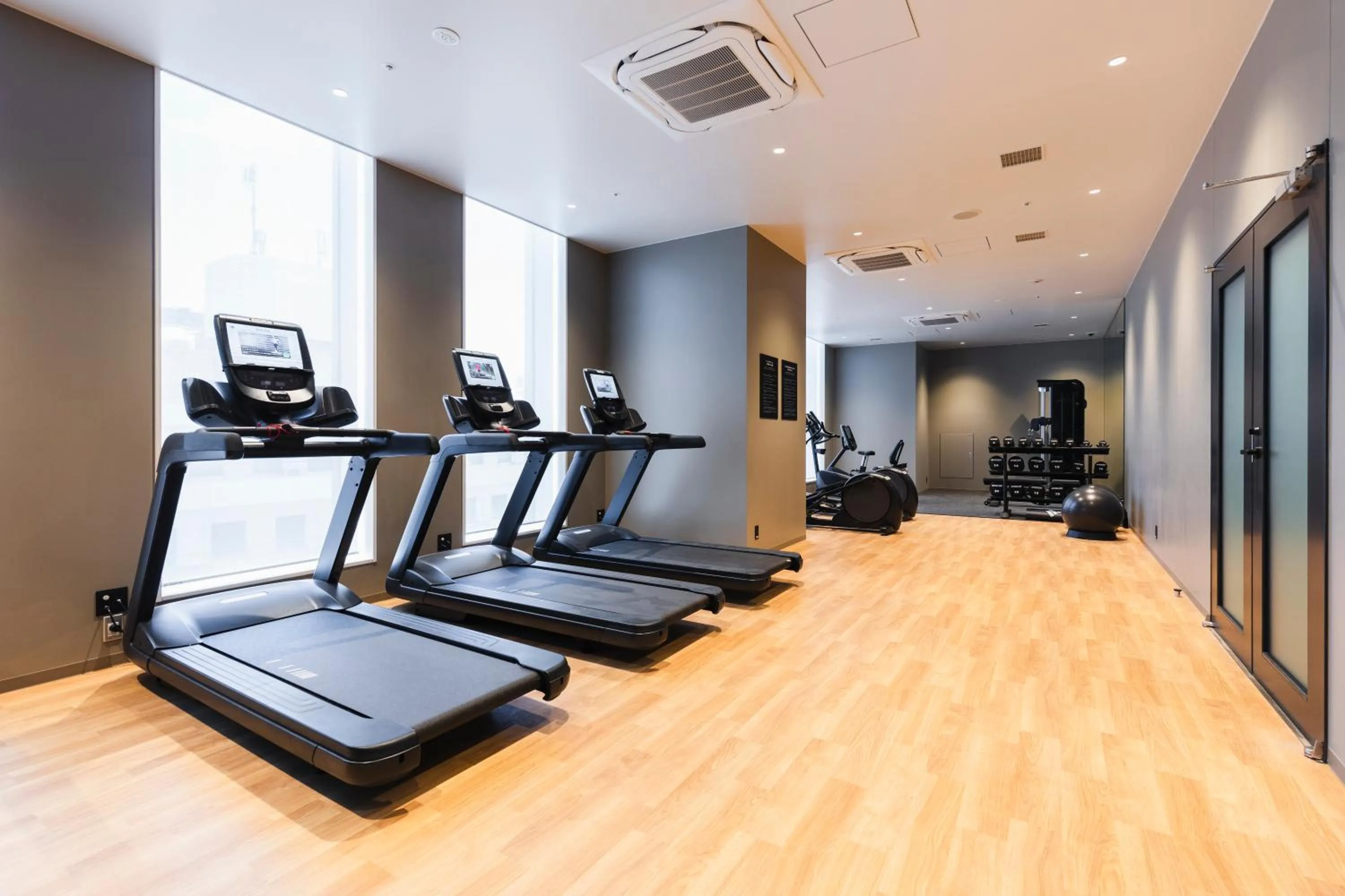 Fitness centre/facilities in Sotetsu Hotels The Splaisir Yokohama