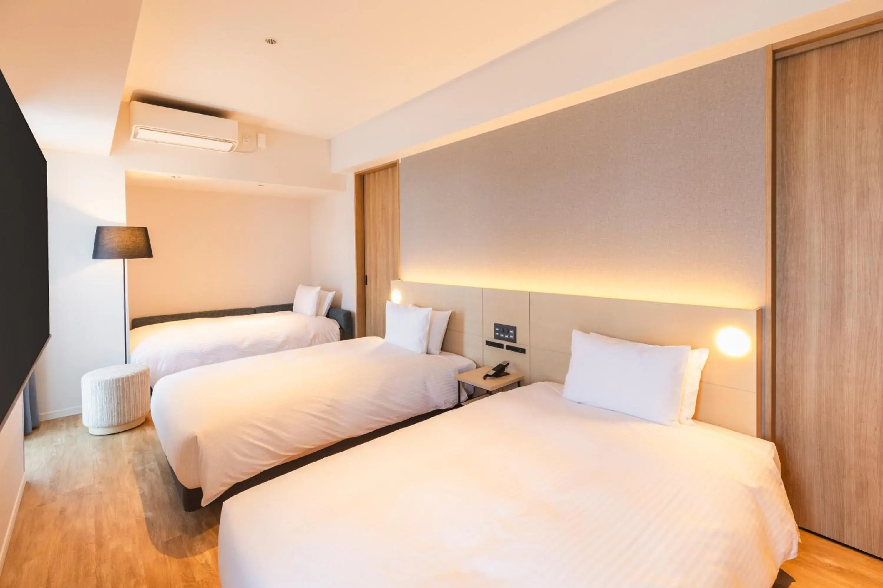 Residential Comfort Twin Room - single occupancy in Sotetsu Hotels The Splaisir Yokohama Residential Comfort Twin Room - single occupancy in Sotetsu Hotels The Splaisir Yokohama