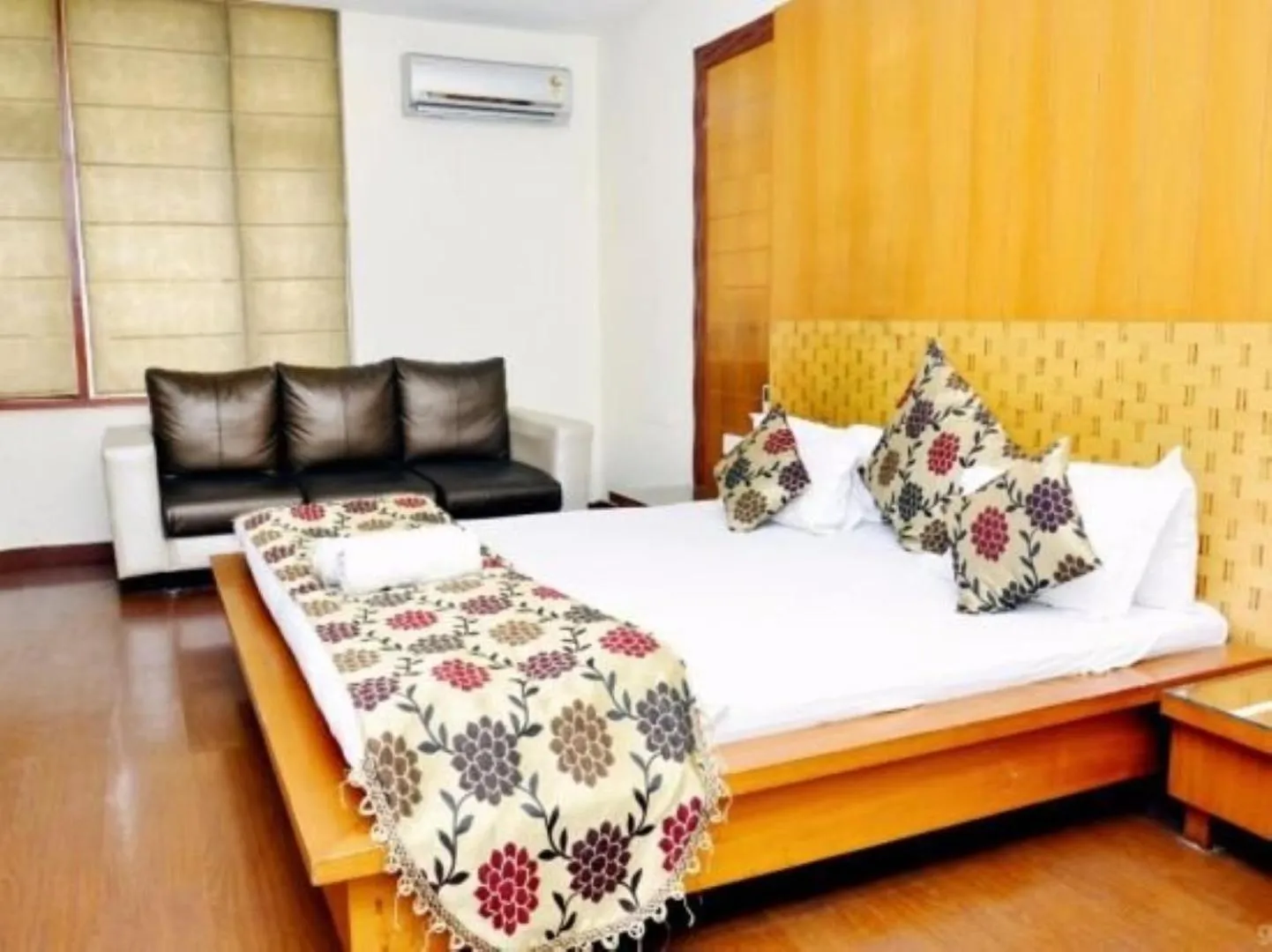 Bed in Hotel Mandakini Plaza , Kanpur