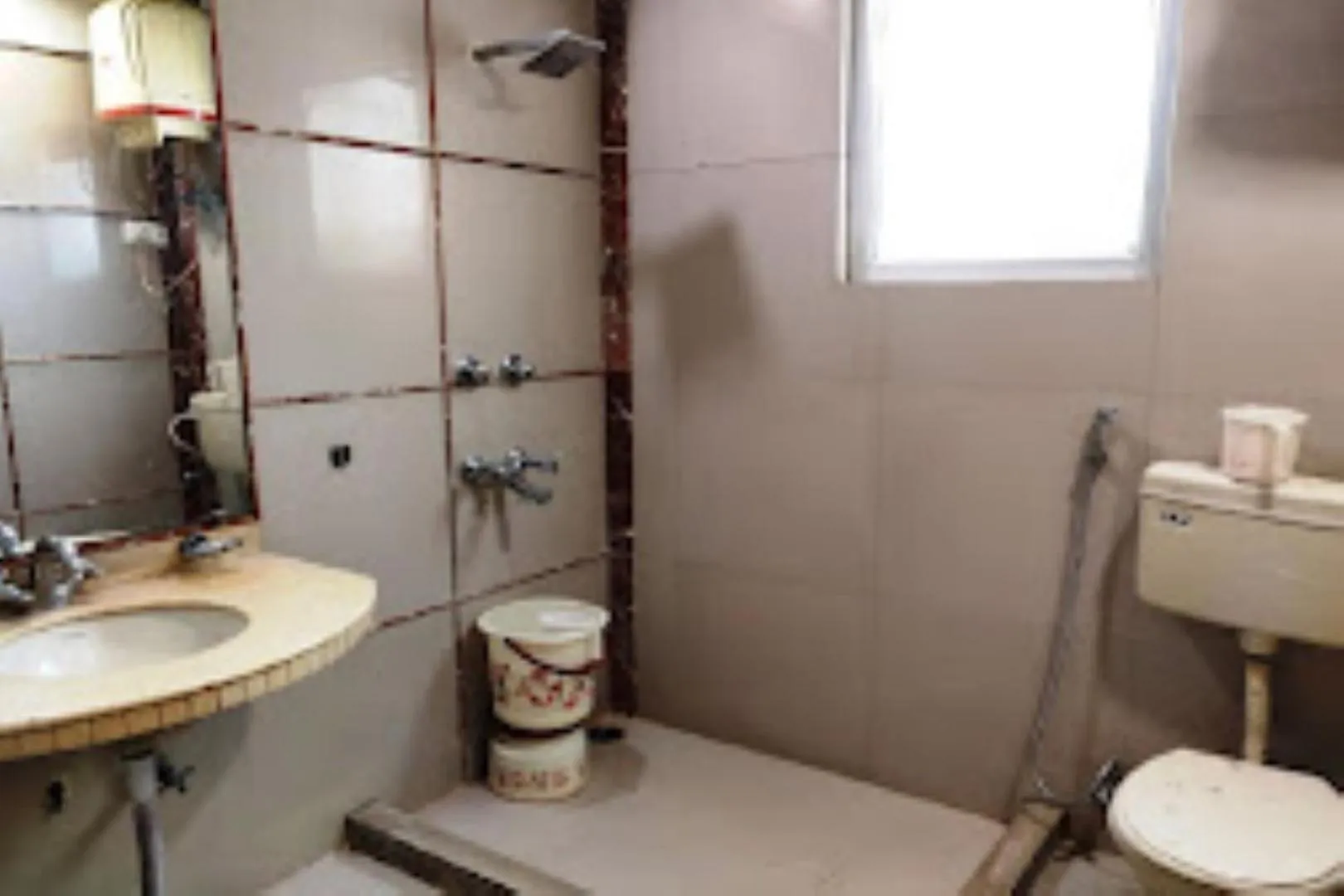 Toilet in Hotel Mandakini Plaza , Kanpur