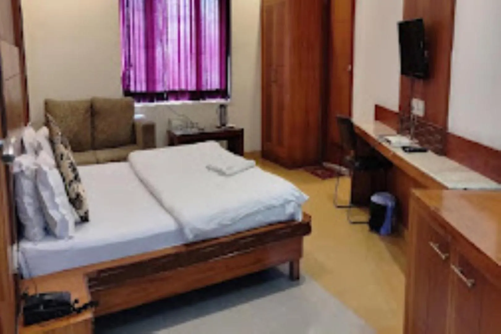 Bed in Hotel Mandakini Plaza , Kanpur