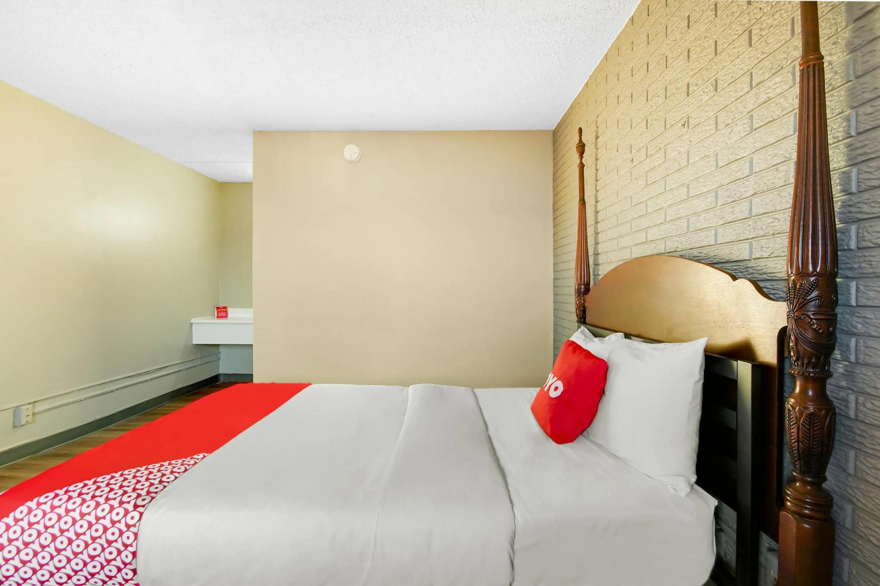 Bedroom in Hotel Petersburg VA I-95 & E Washington St