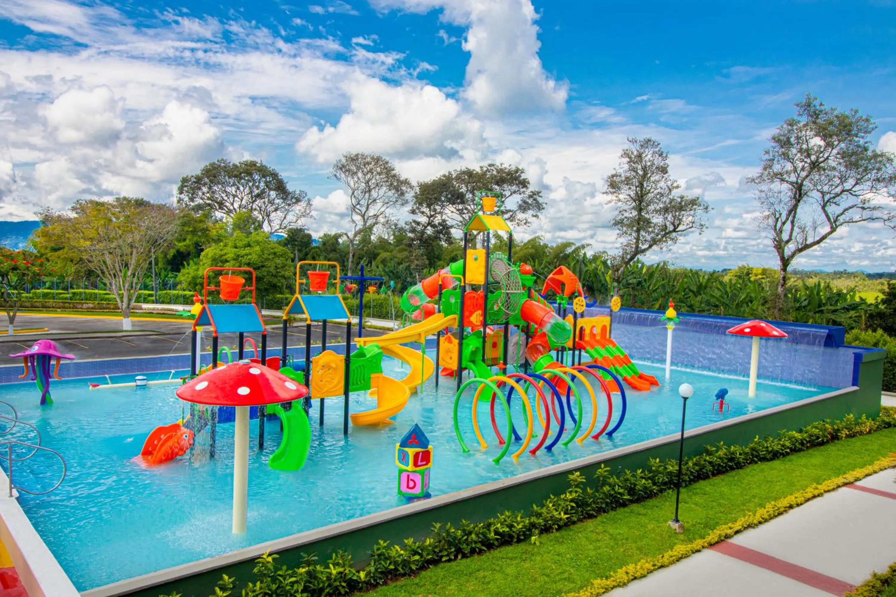 Aqua park in Hotel Campestre las Camelias