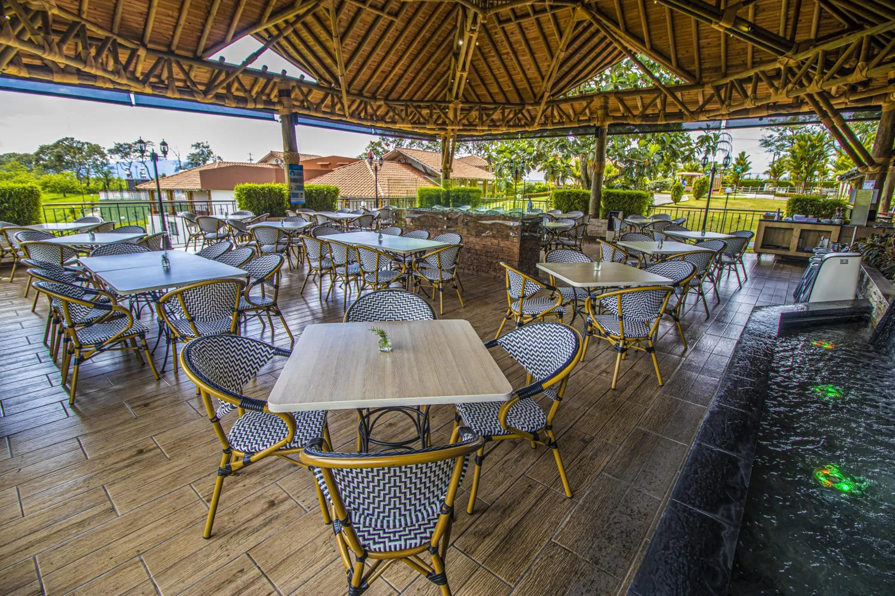 Restaurant/places to eat in Hotel Campestre las Camelias