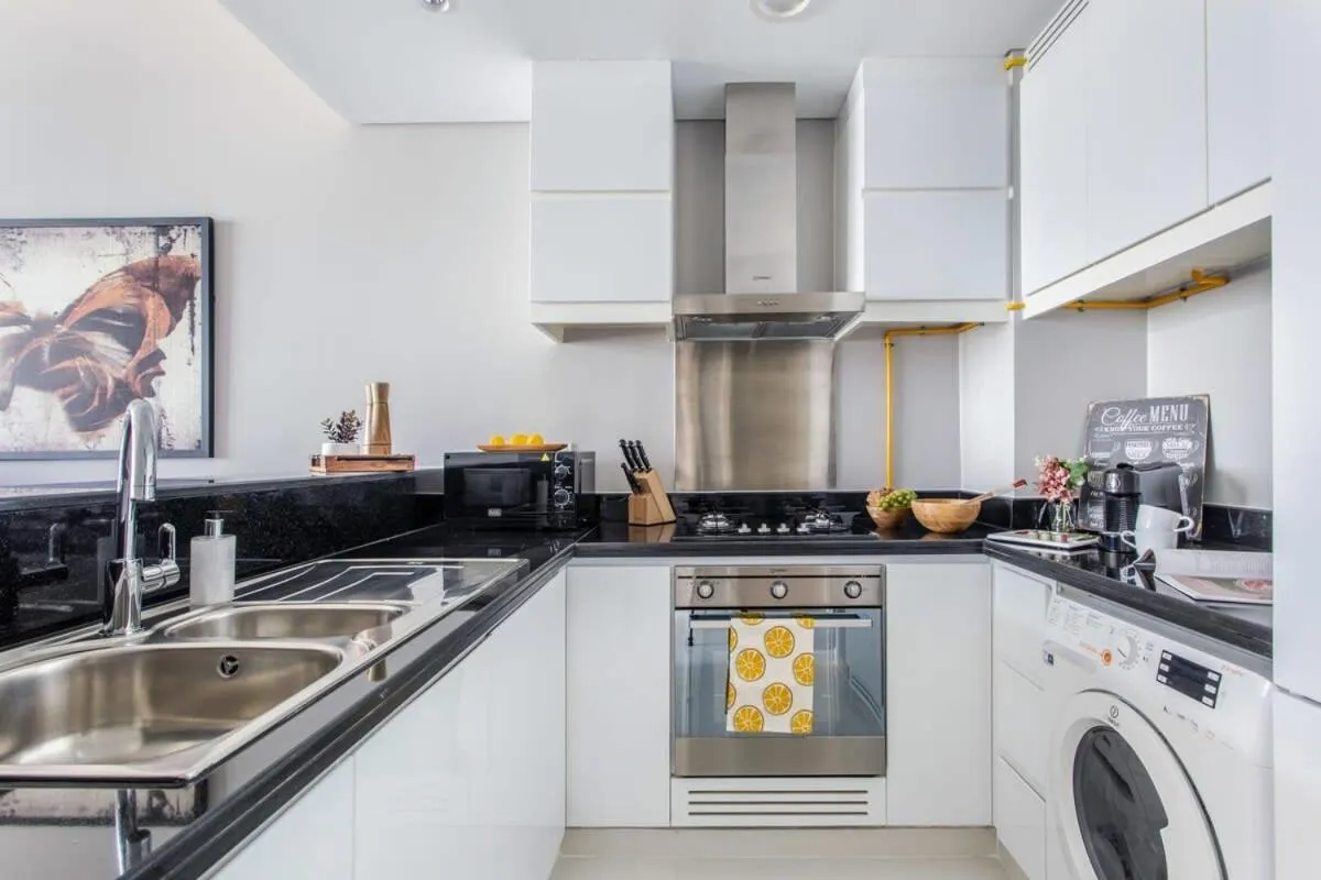 Frank Porter - Artesia Tower D