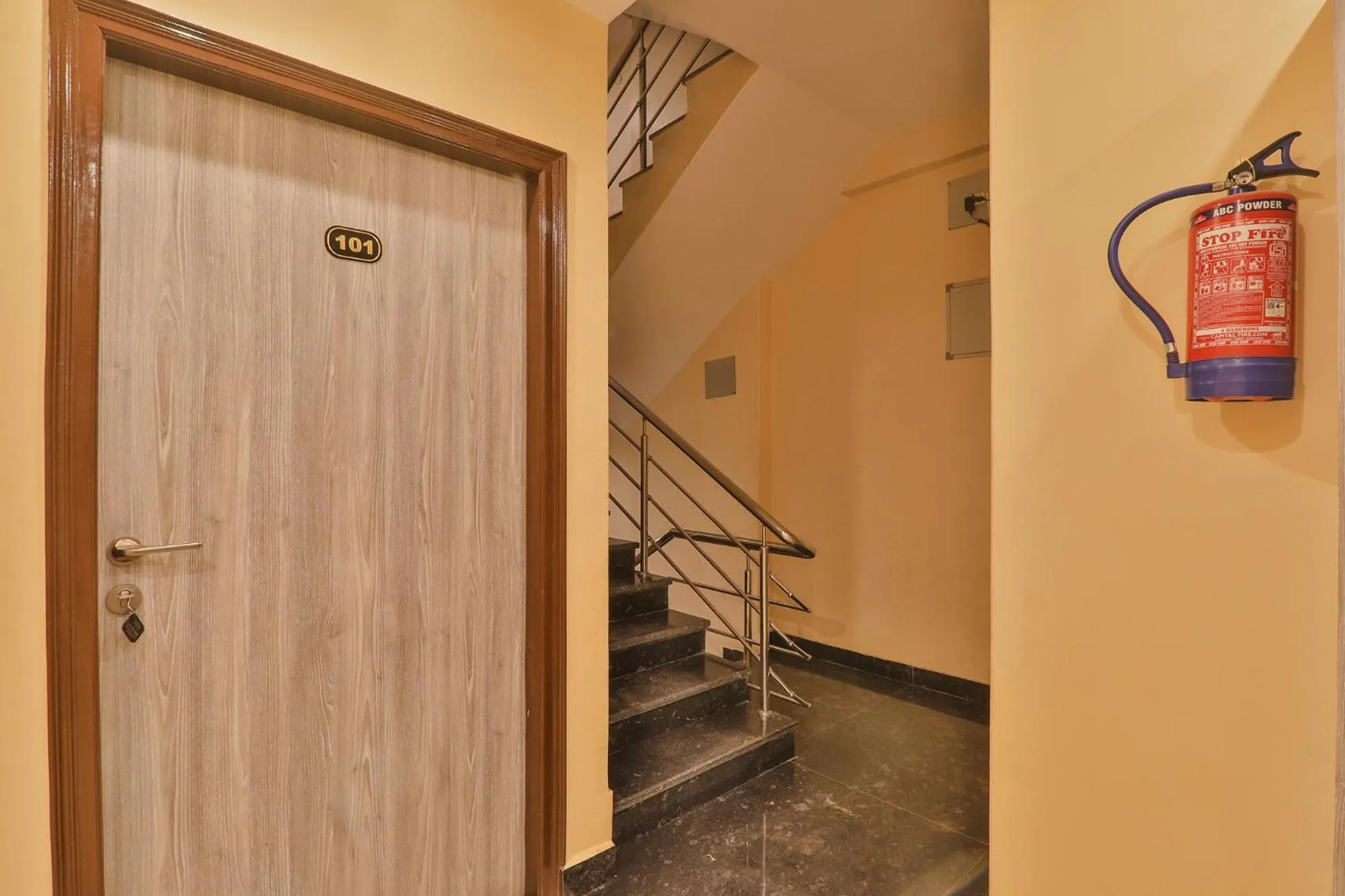 Lobby or reception in FabHotel LS Grand - Banaras Railway Station