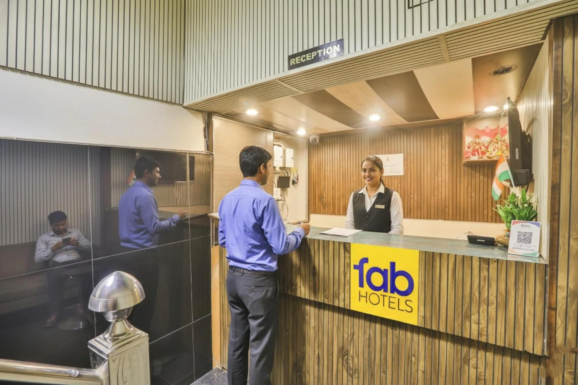 Lobby or reception in FabHotel LS Grand - Banaras Railway Station