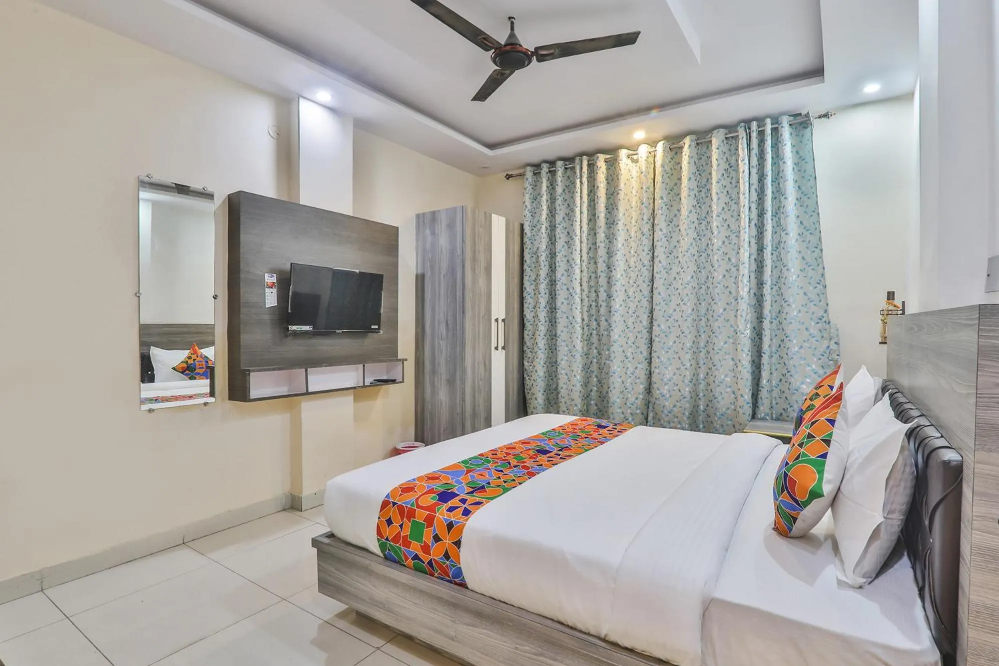 Bed in FabHotel LS Grand - Banaras Railway Station
