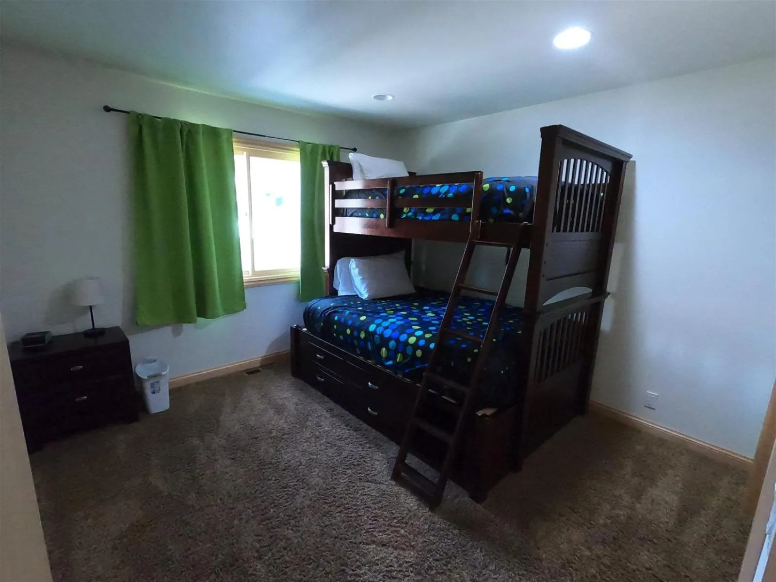 Living room, Bed in Rr-johnson Suite