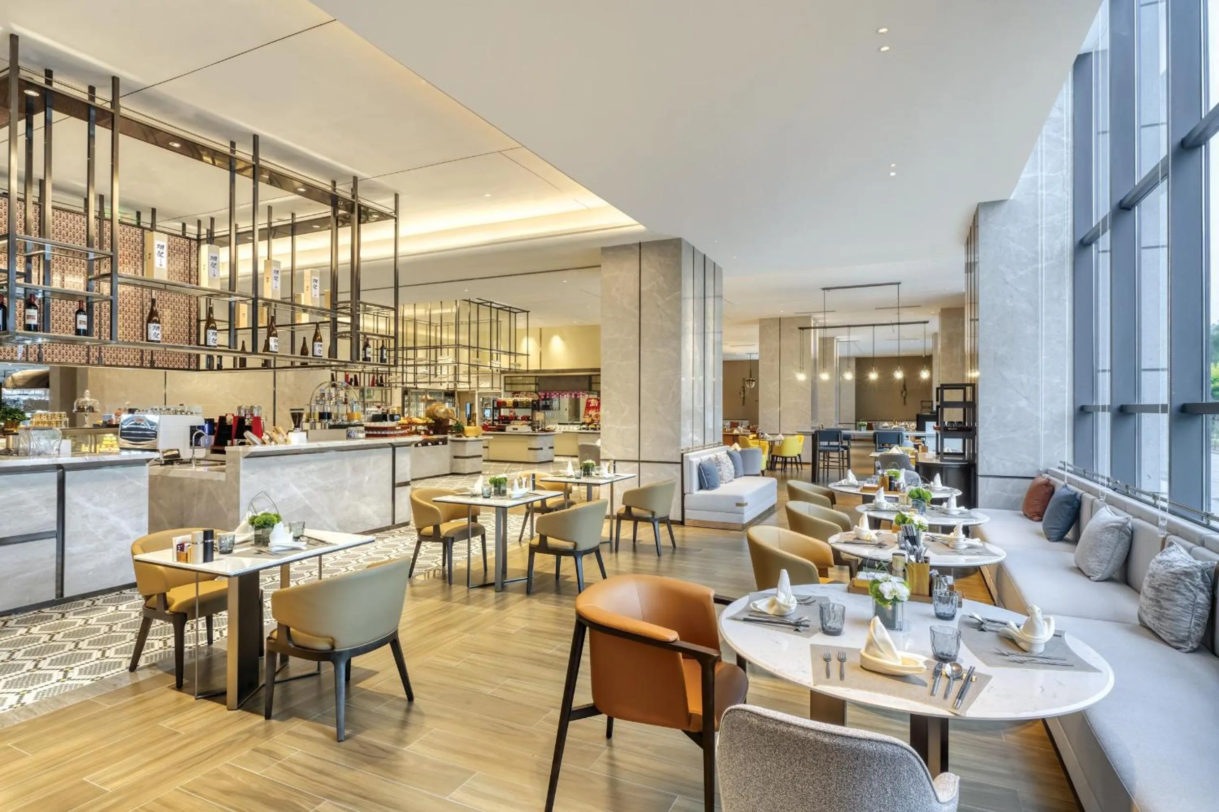 Restaurant/places to eat in Crowne Plaza Lanzhou New Area by IHG