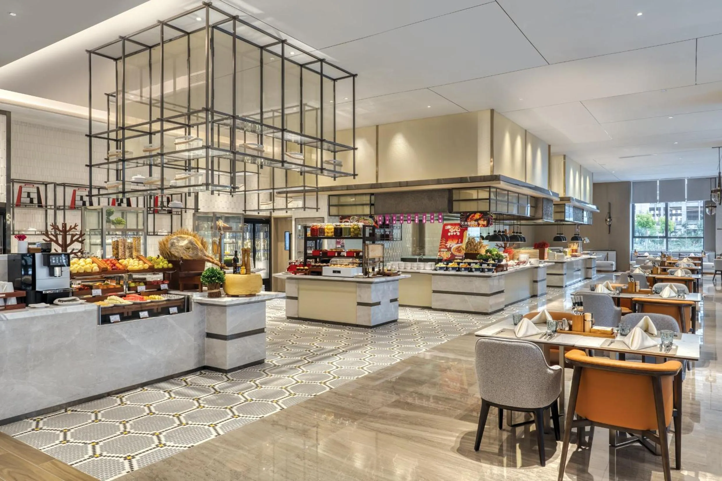 Restaurant/places to eat in Crowne Plaza Lanzhou New Area by IHG