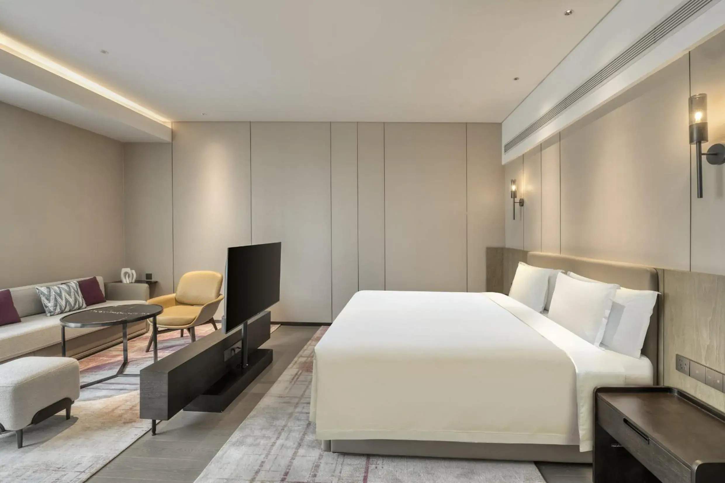 1 King One-Bedroom Suite Dining Kitchenette Area in Crowne Plaza Lanzhou New Area by IHG 1 King One-Bedroom Suite Dining Kitchenette Area in Crowne Plaza Lanzhou New Area by IHG