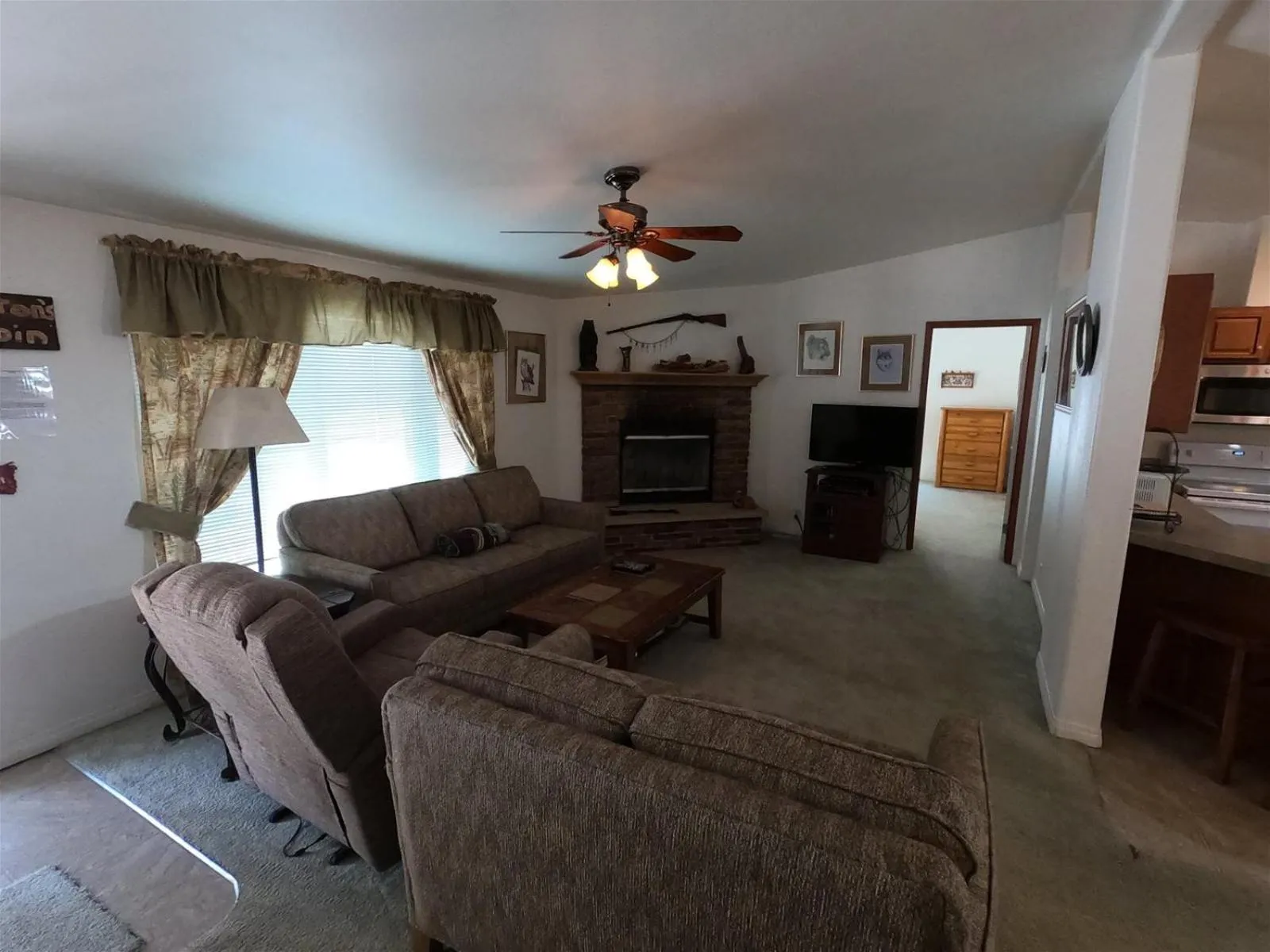 Living room in Rr-kenton Hs