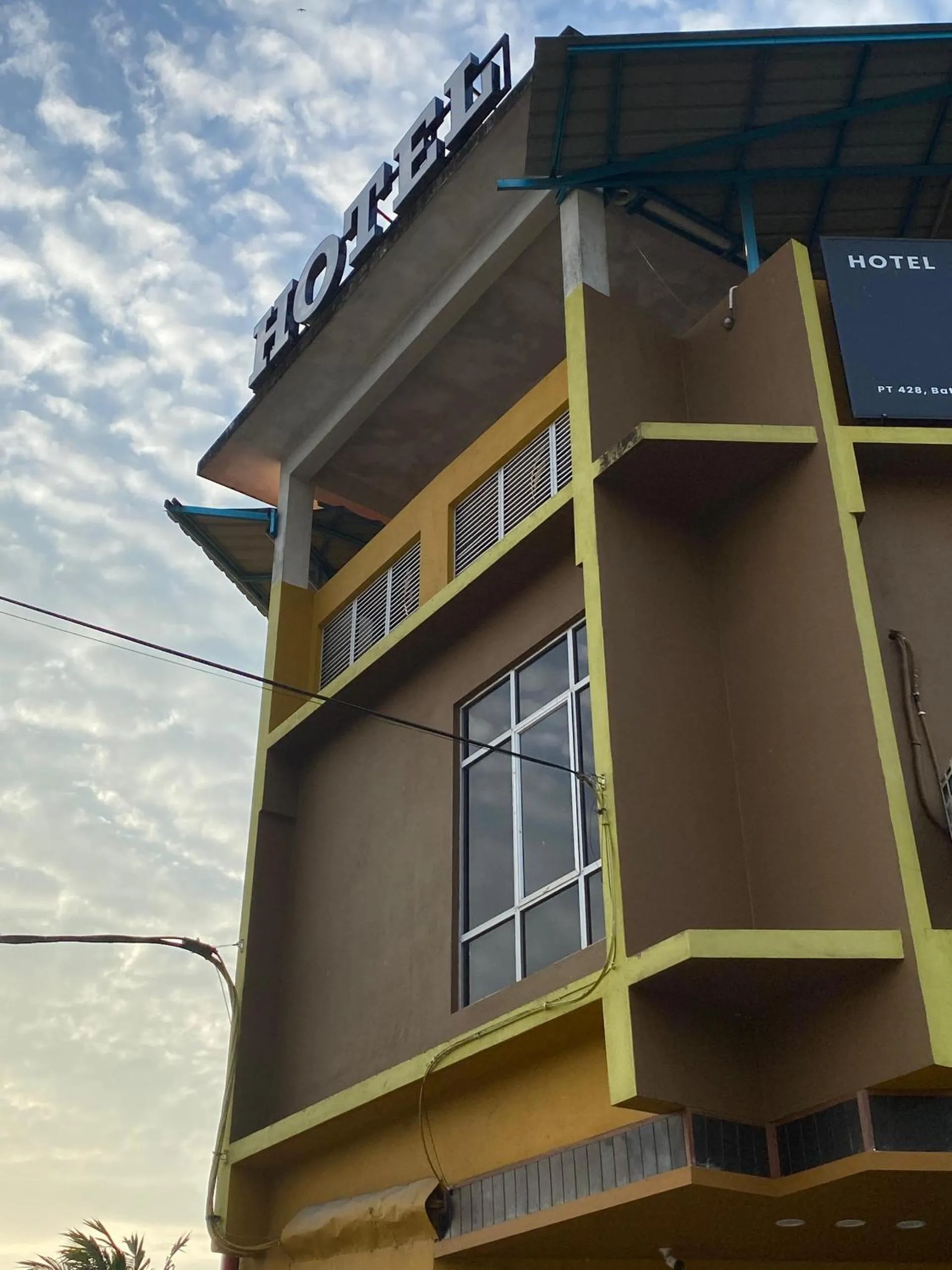 Property building in HOTEL HOMESTAY MACHANG D Sega