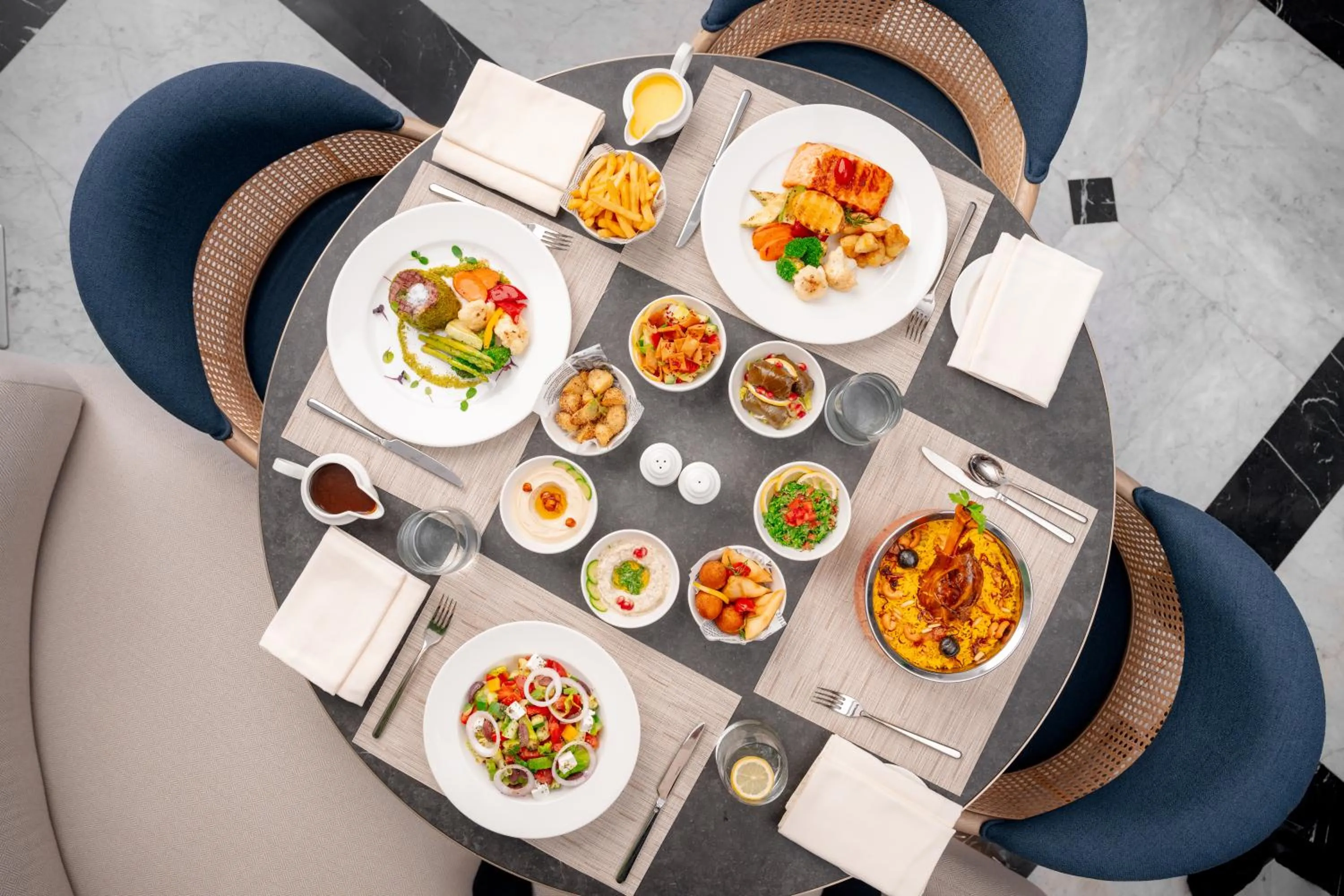 Restaurant/places to eat in Rotana Al Manakha Madinah