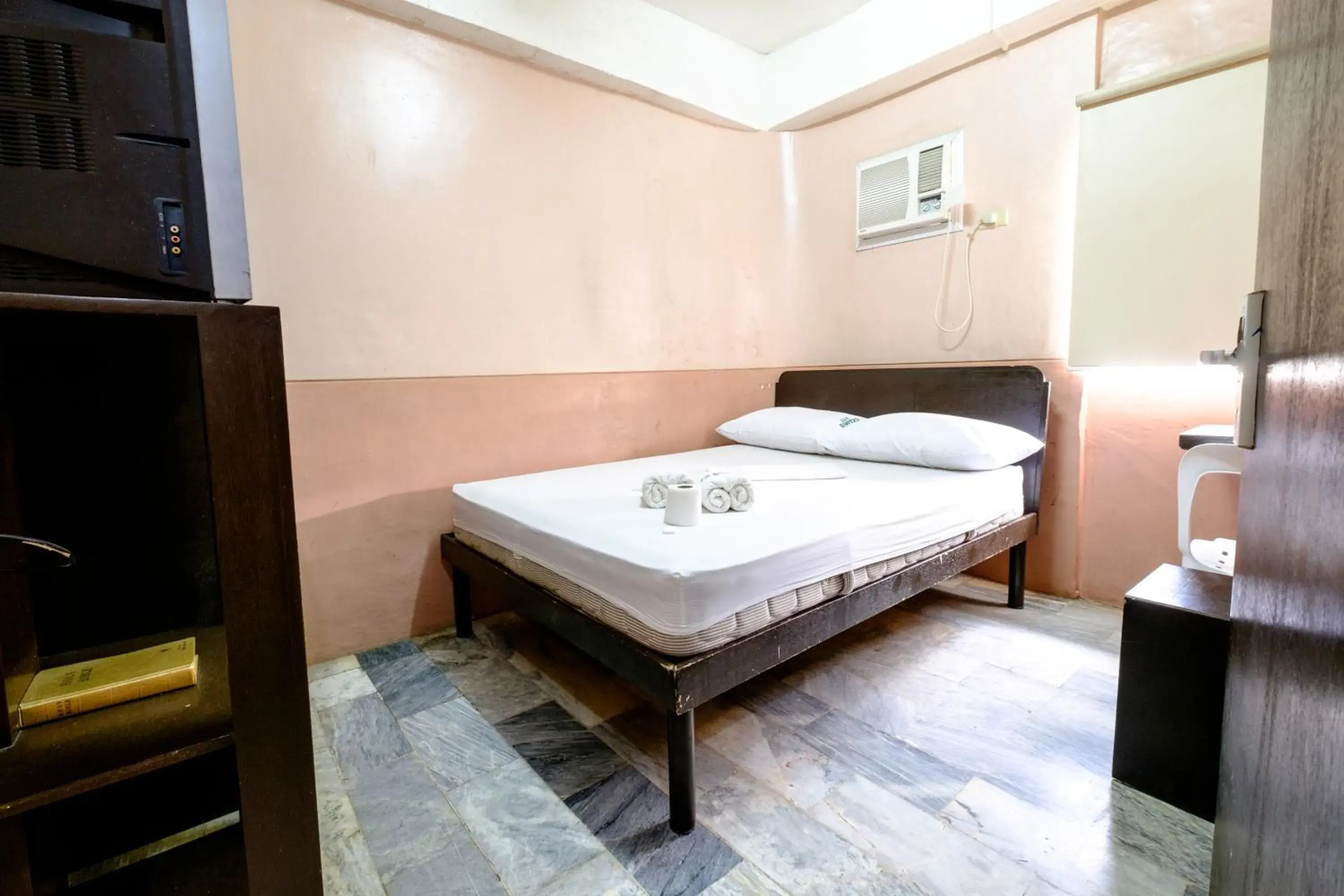 Standard Double Room in GV Hotel - Ozamiz Standard Double Room in GV Hotel - Ozamiz