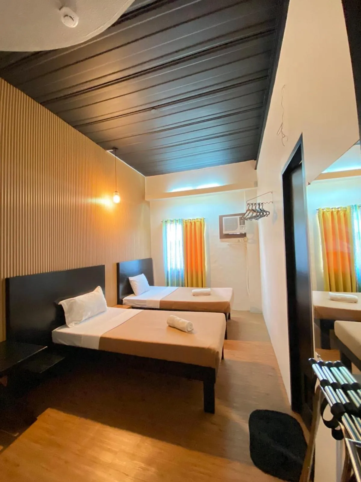 Bed in First Pacific Inn Davao