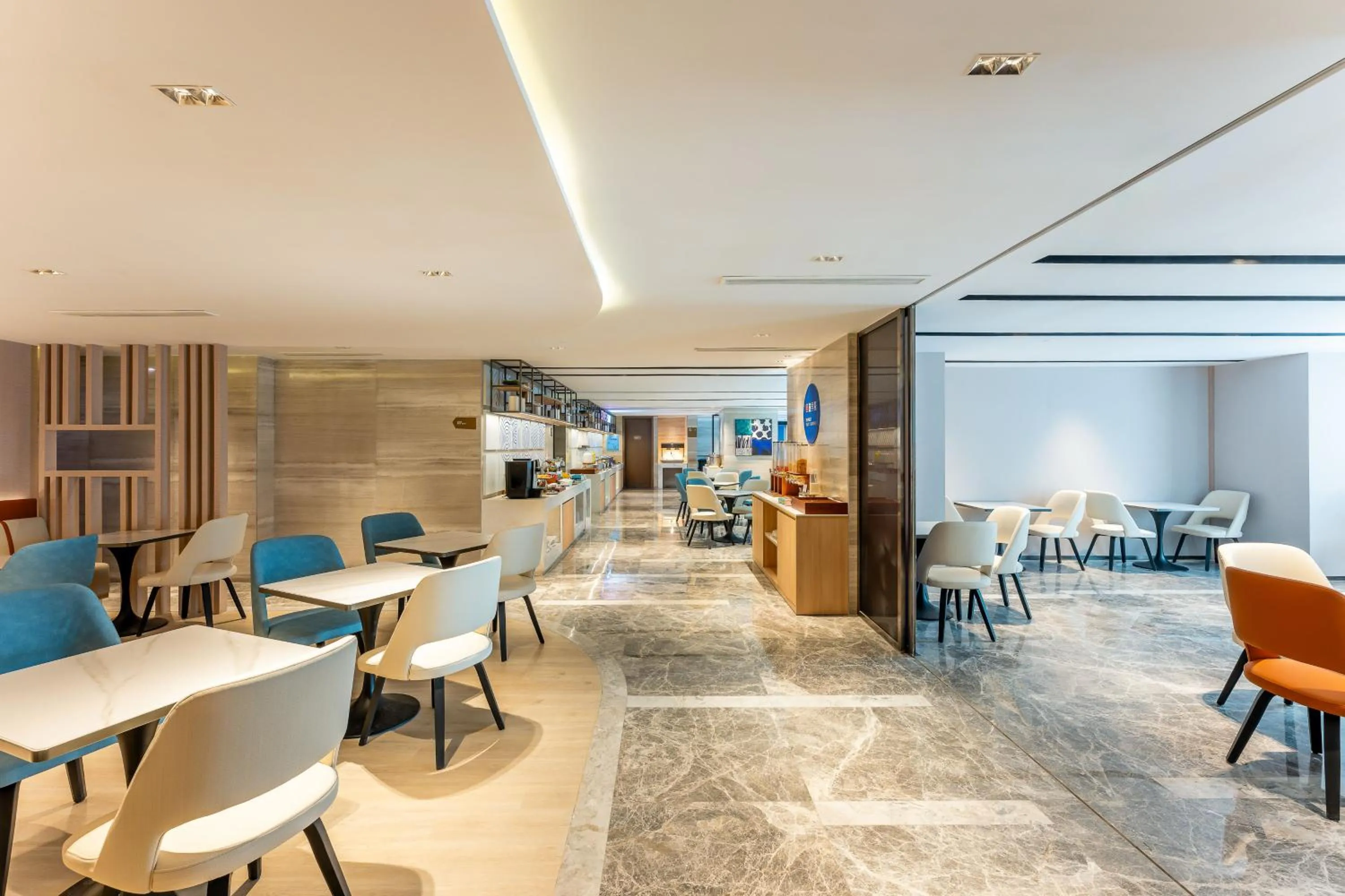 Lobby or reception in Holiday Inn Express Hangzhou Huanglong