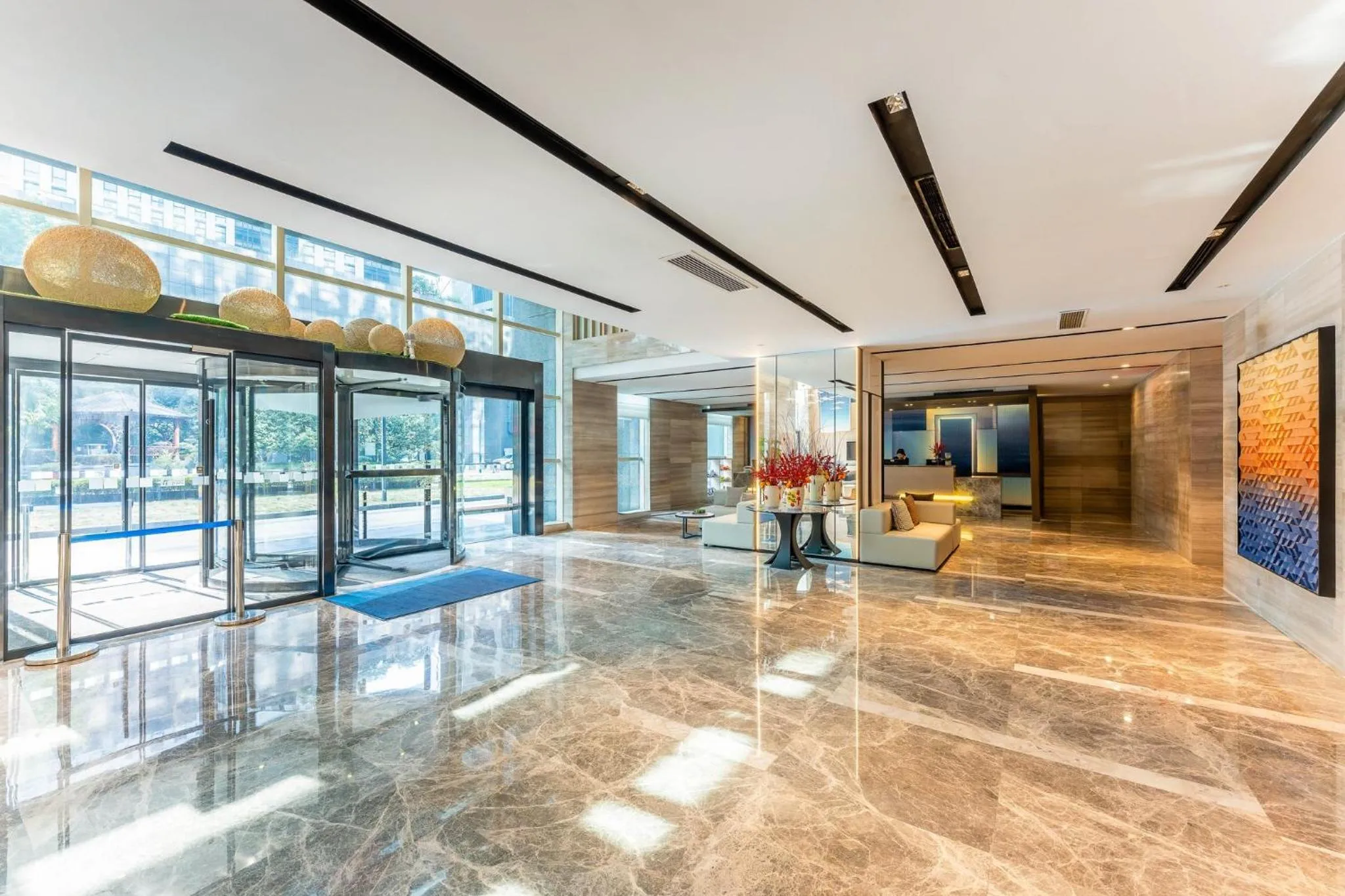 Property building in Holiday Inn Express Hangzhou Huanglong