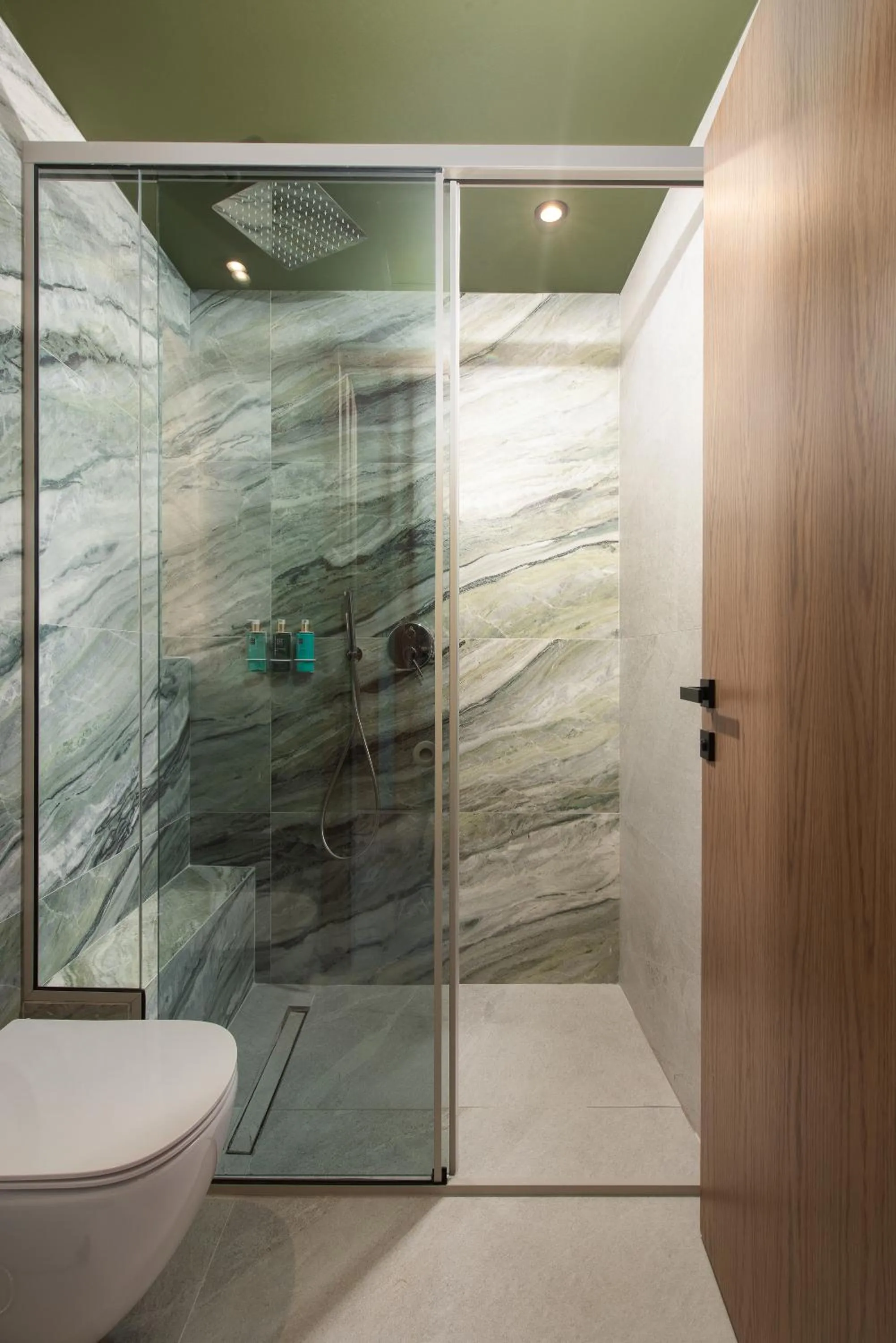 Shower in Cosmeen Lifestyle Boutique Stay