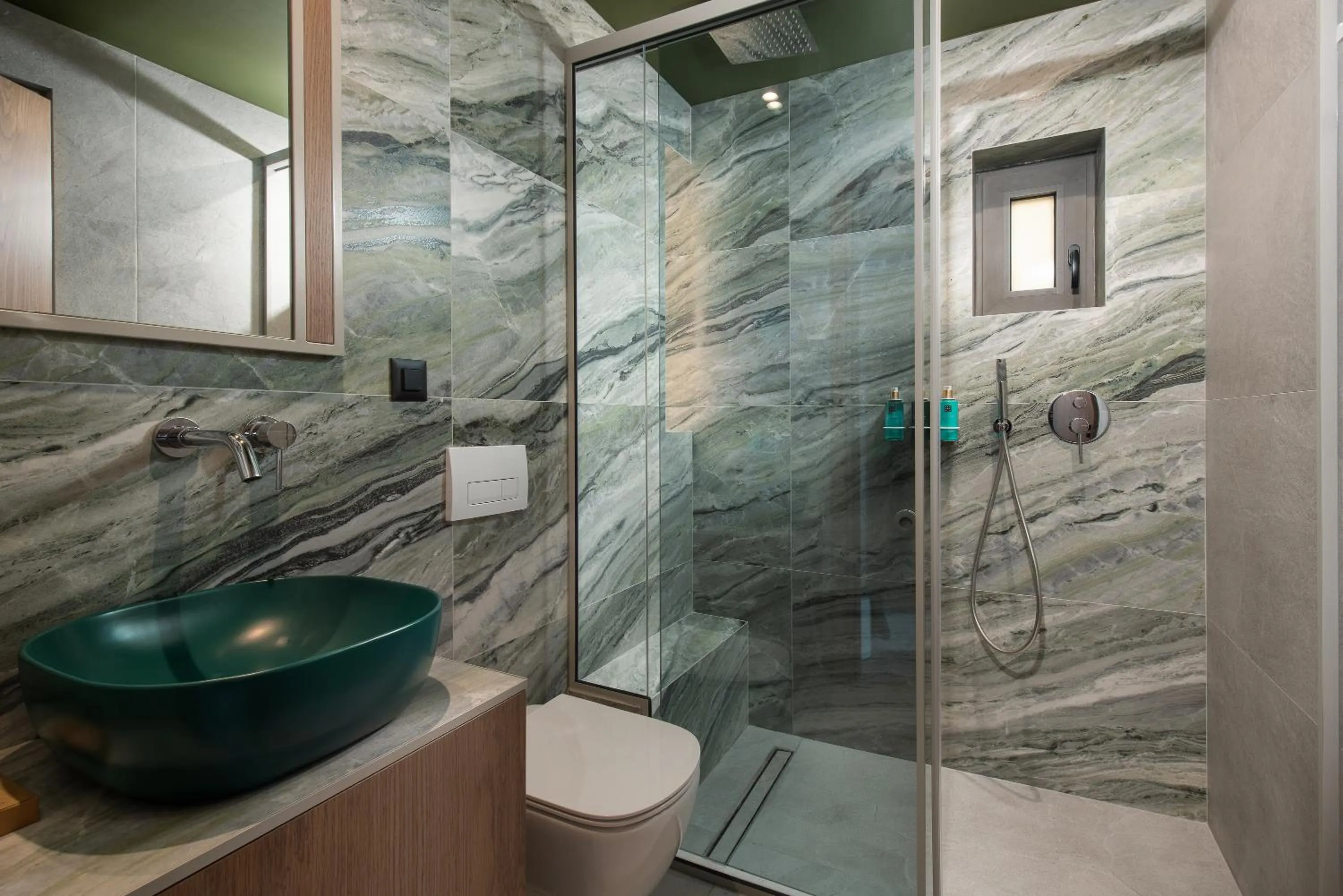 Shower in Cosmeen Lifestyle Boutique Stay