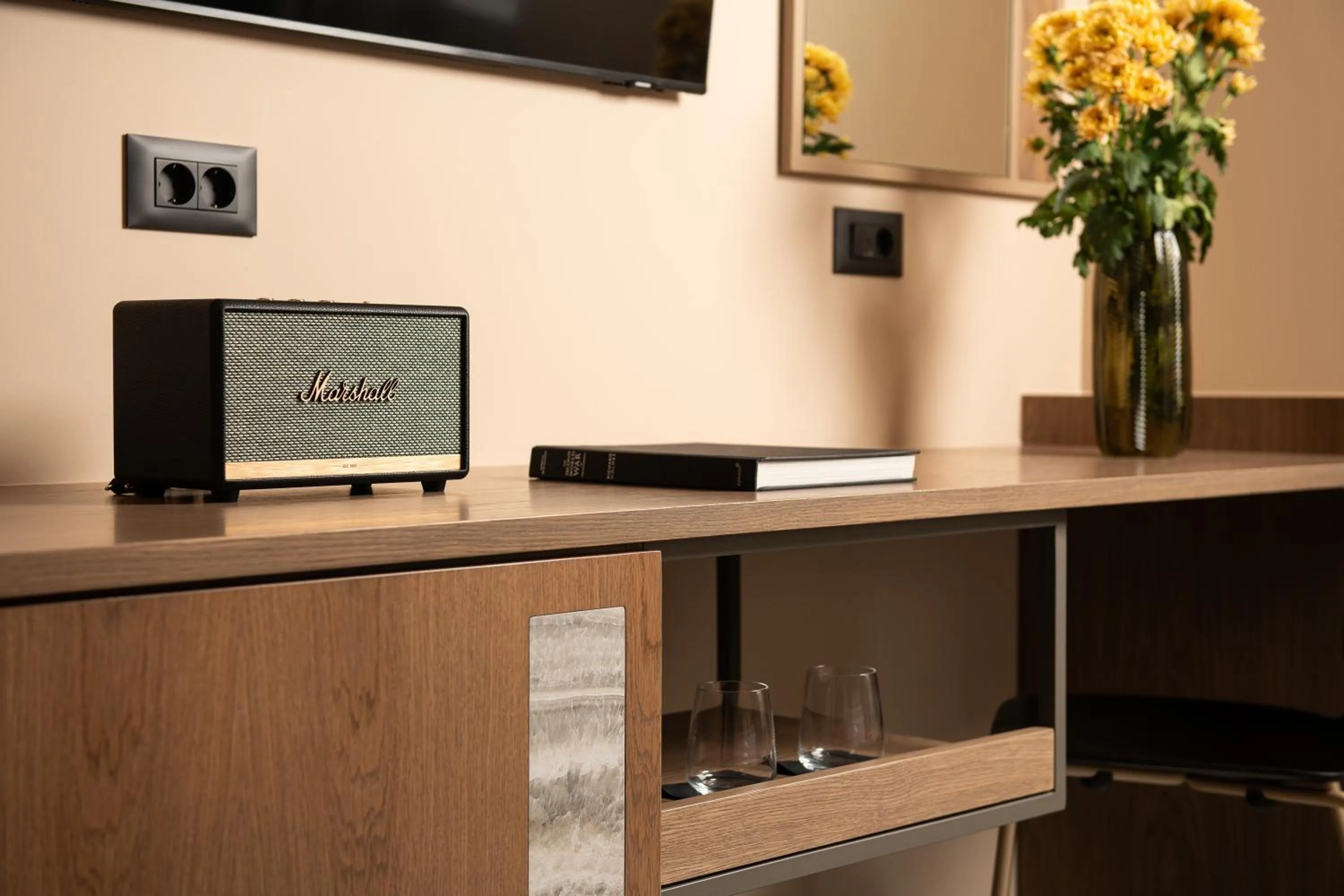 TV and multimedia in Cosmeen Lifestyle Boutique Stay