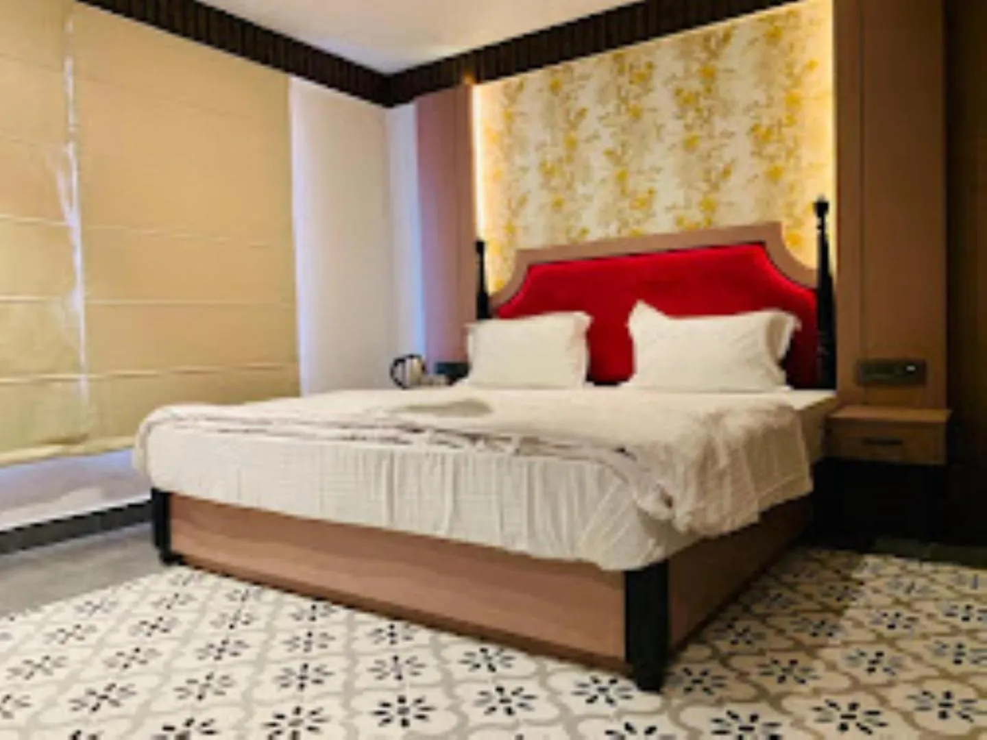 Bed in Hotel The Palassio , Kanpur