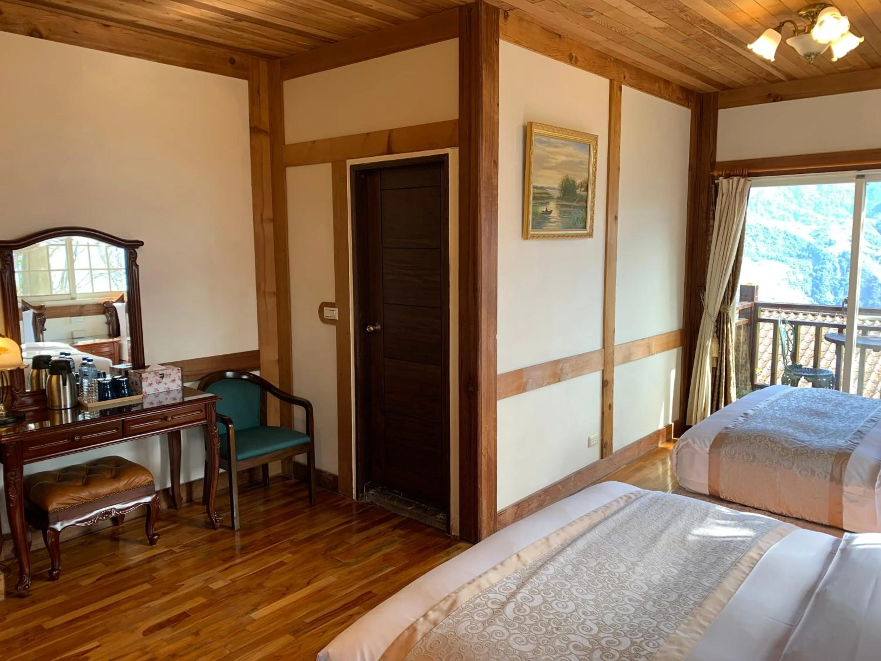 Bed in The Cotswolds Villa