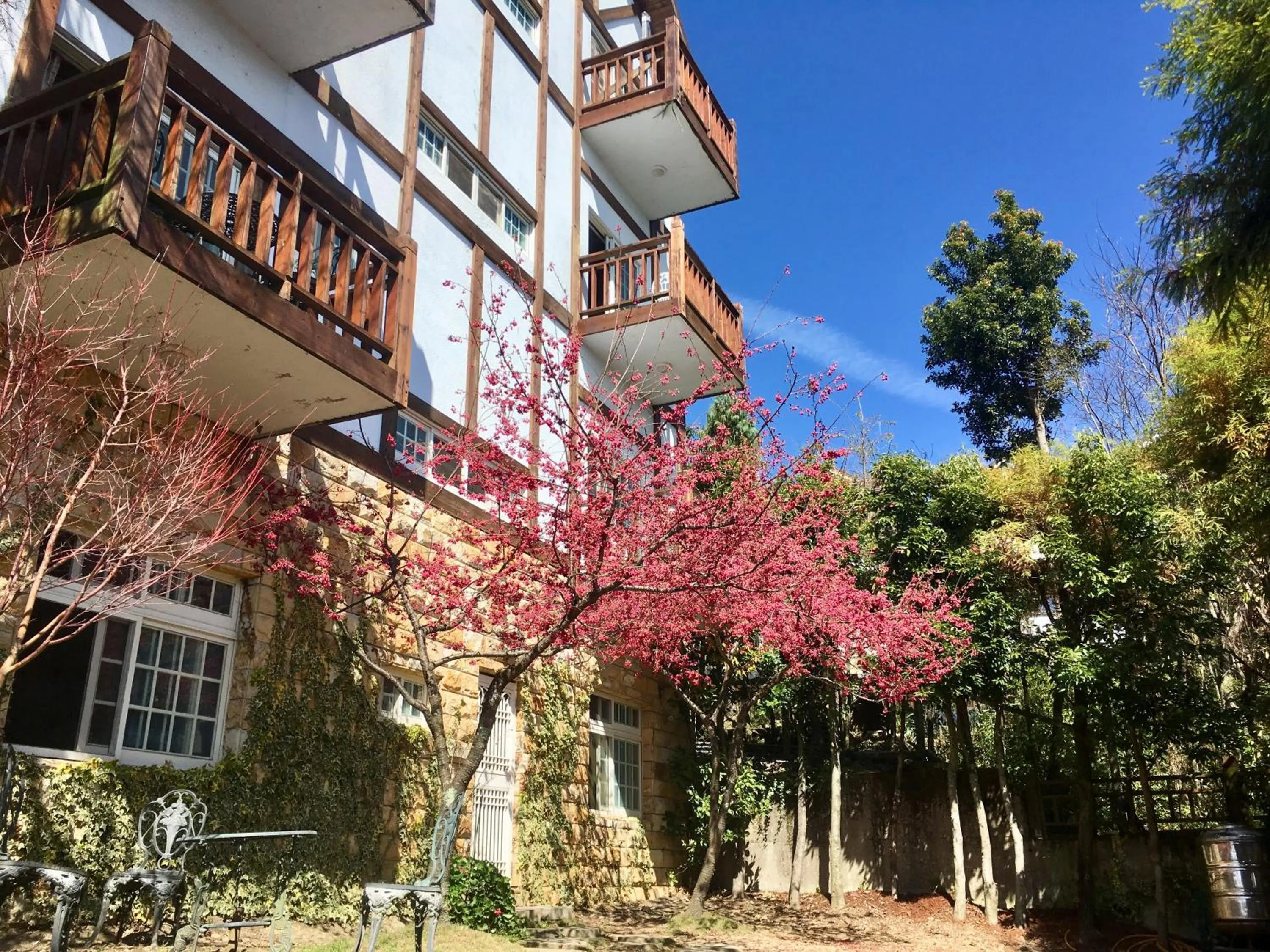 Spring in The Cotswolds Villa