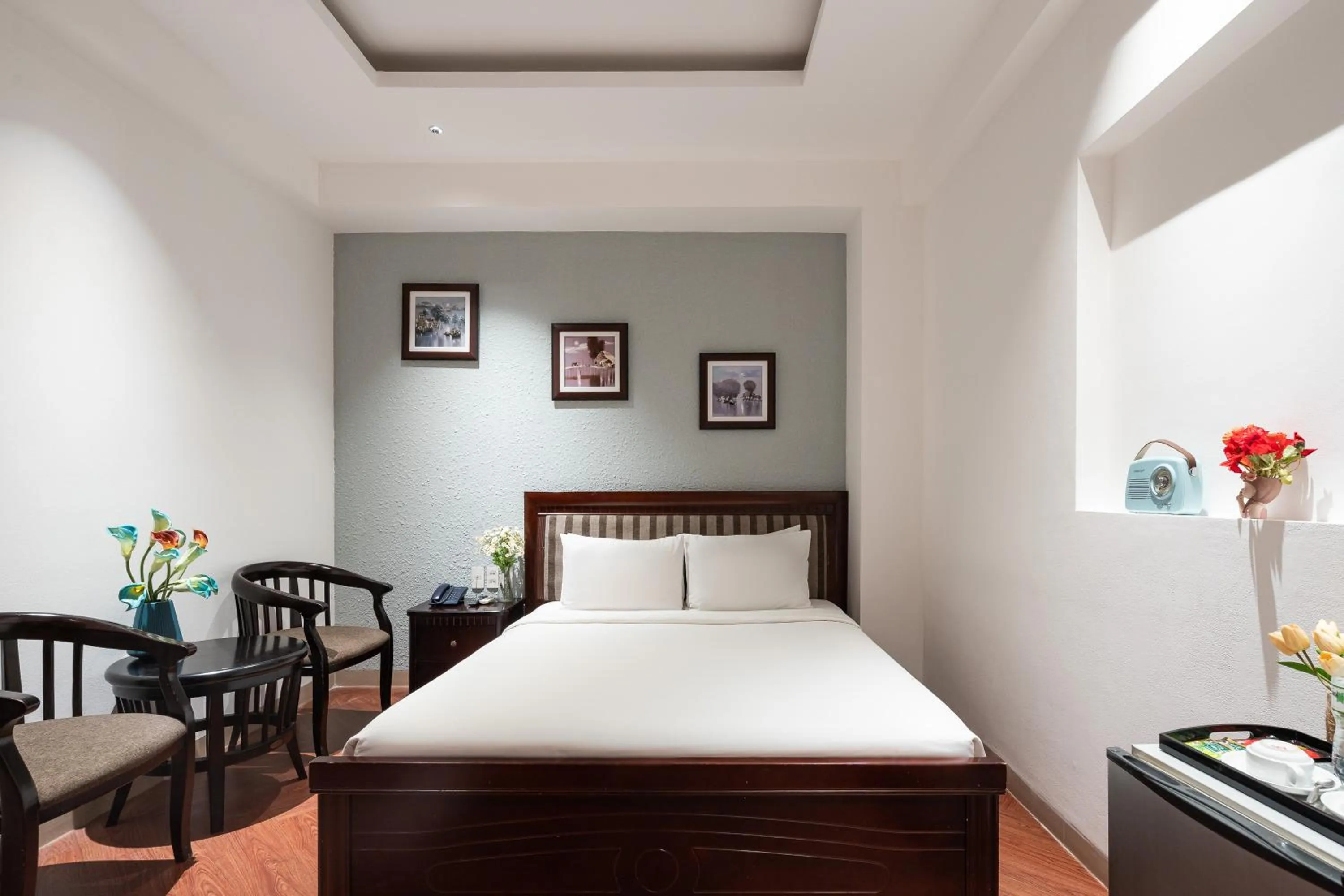 Photo of the whole room in Family Inn Saigon