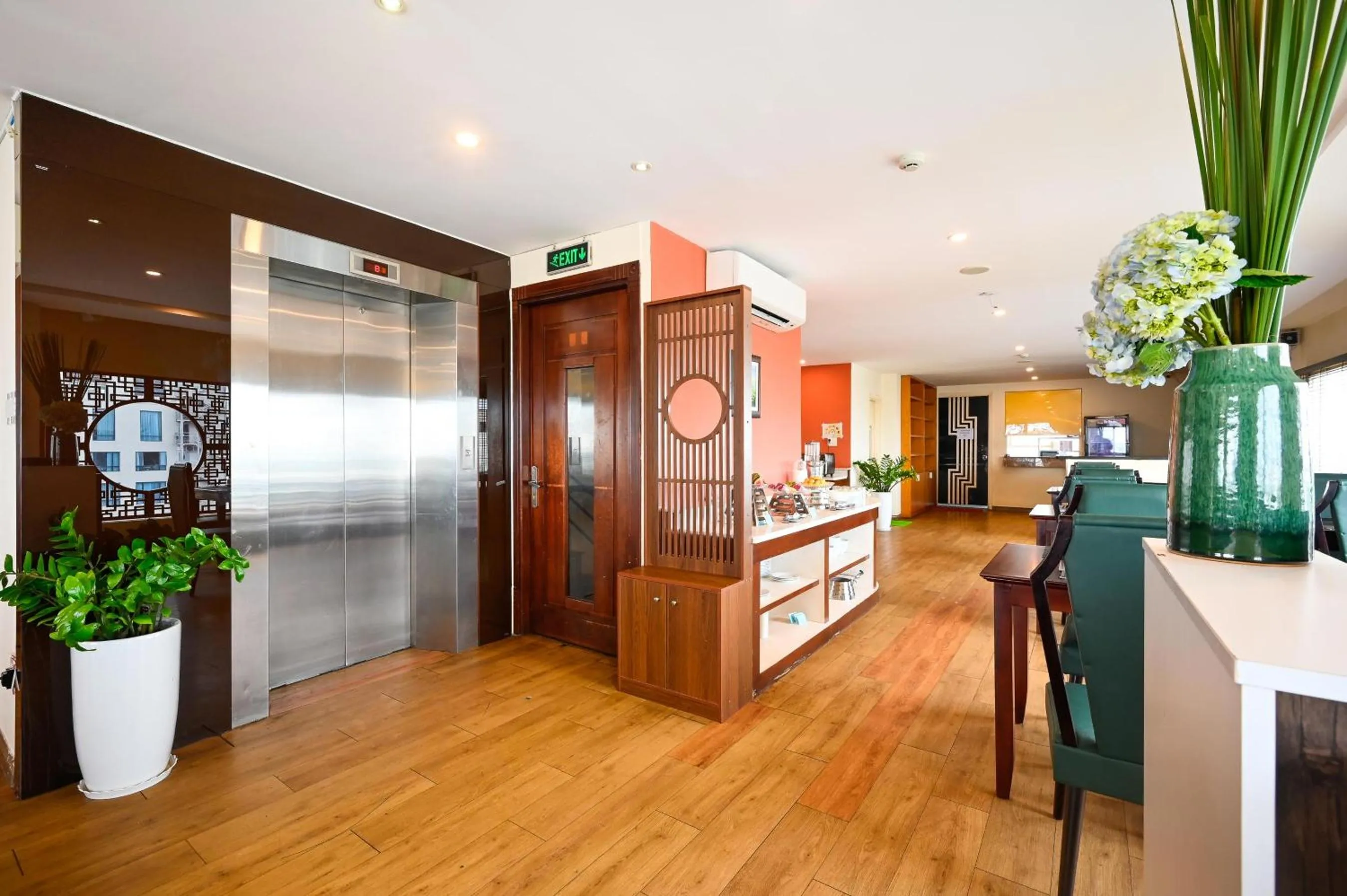 Breakfast in Nicecy Hotel - Bui Thi Xuan Street