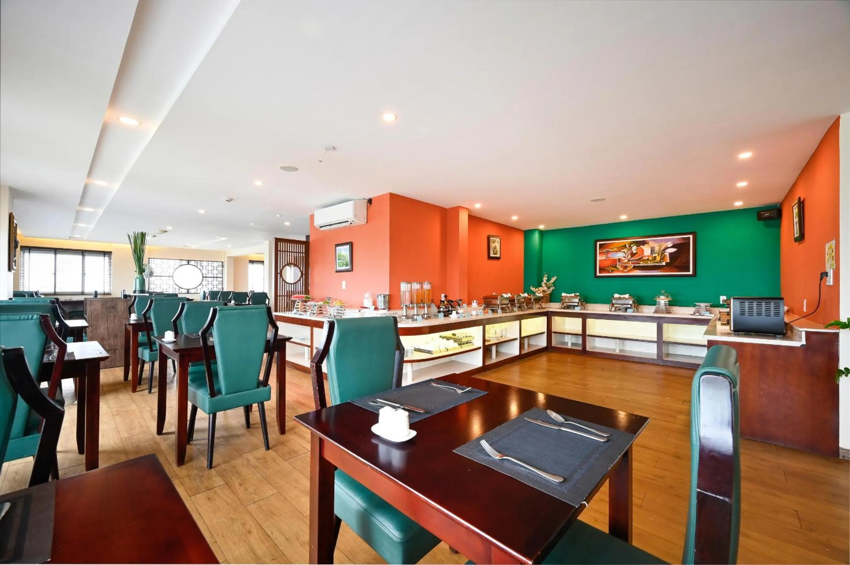 Restaurant/places to eat in Nicecy Hotel - Bui Thi Xuan Street