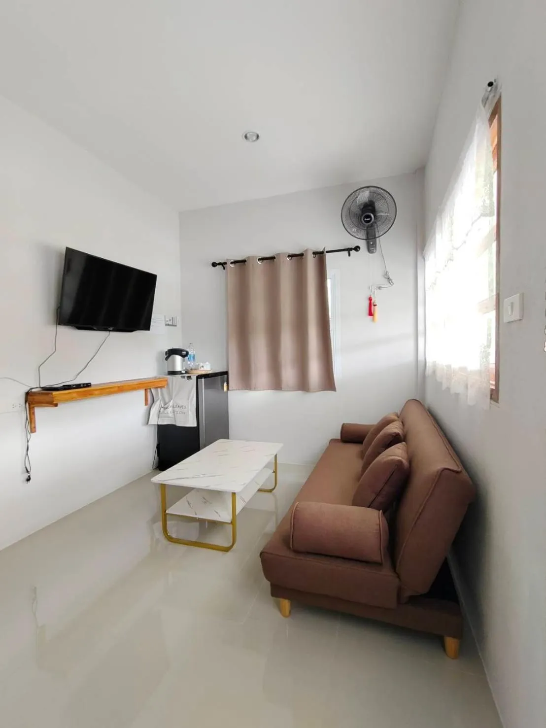 Living room, Bed in Chiang Khan Dwelling