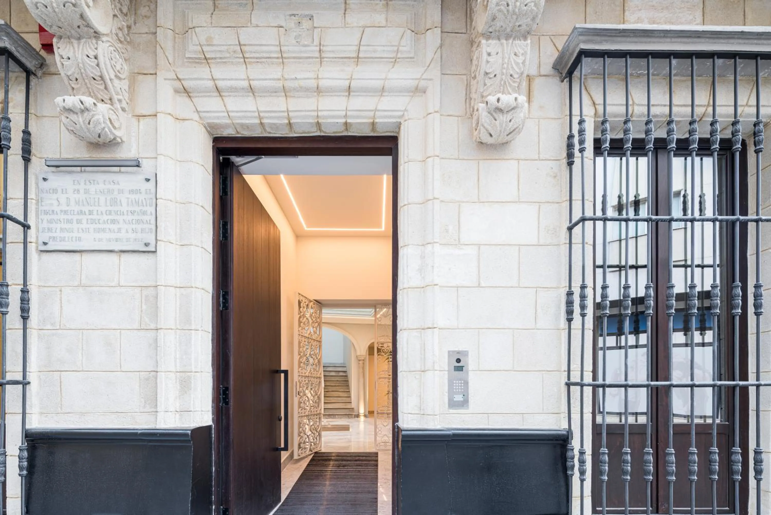 Facade/entrance in Tandem Solera