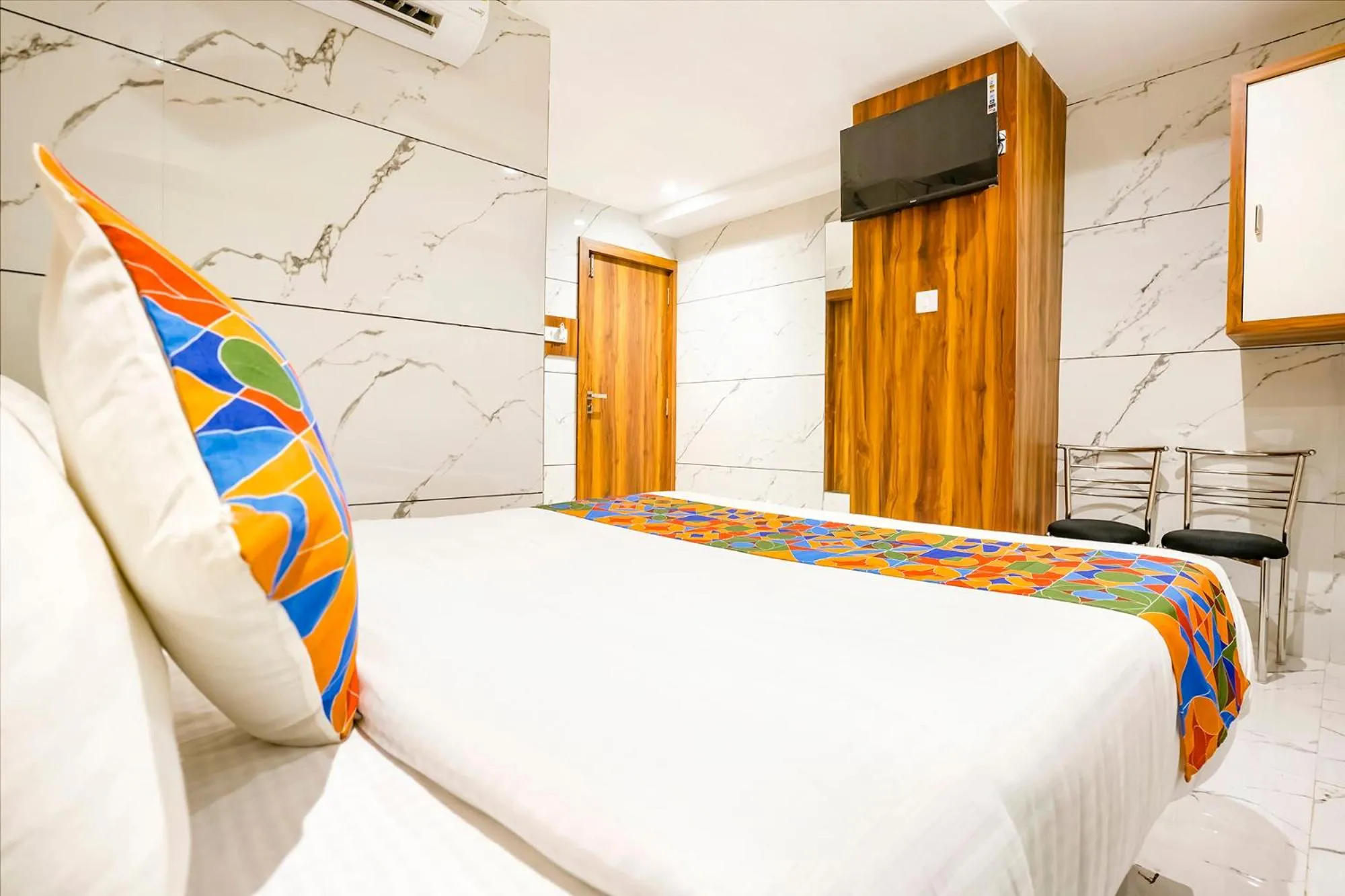 Bed in FabHotel Shubham Inn - Nr Jain Mandir, Bhandup West