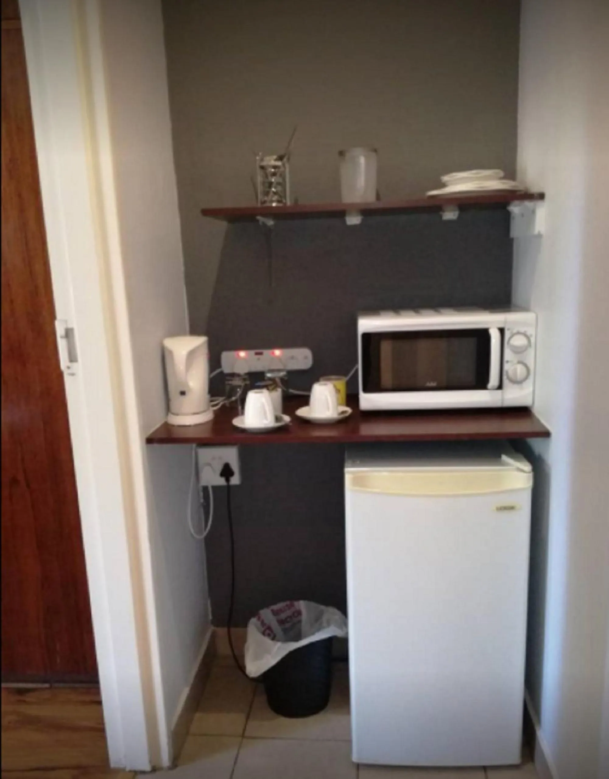 Coffee/tea facilities in 21 On Coetzee Guest House