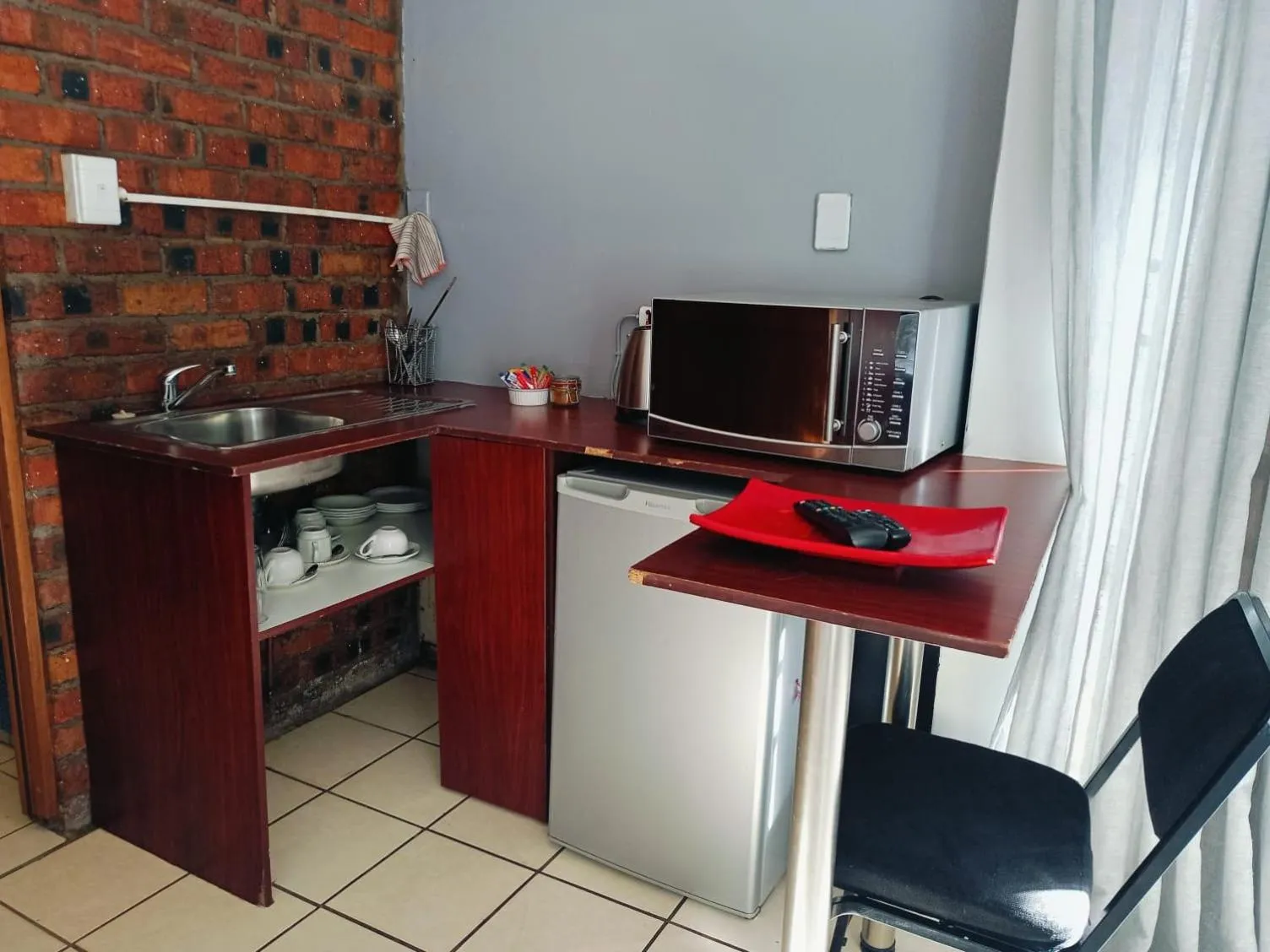 Coffee/tea facilities in 21 On Coetzee Guest House