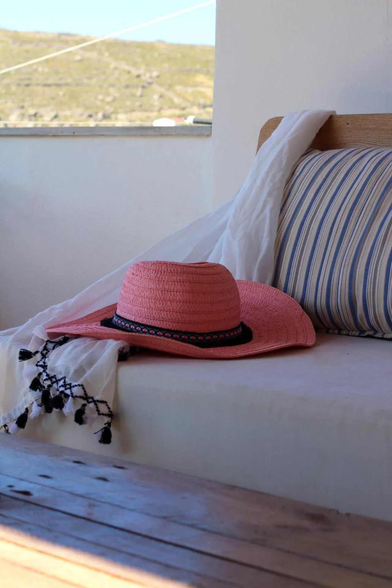 Seating area, Bed in Mistral-Patmos