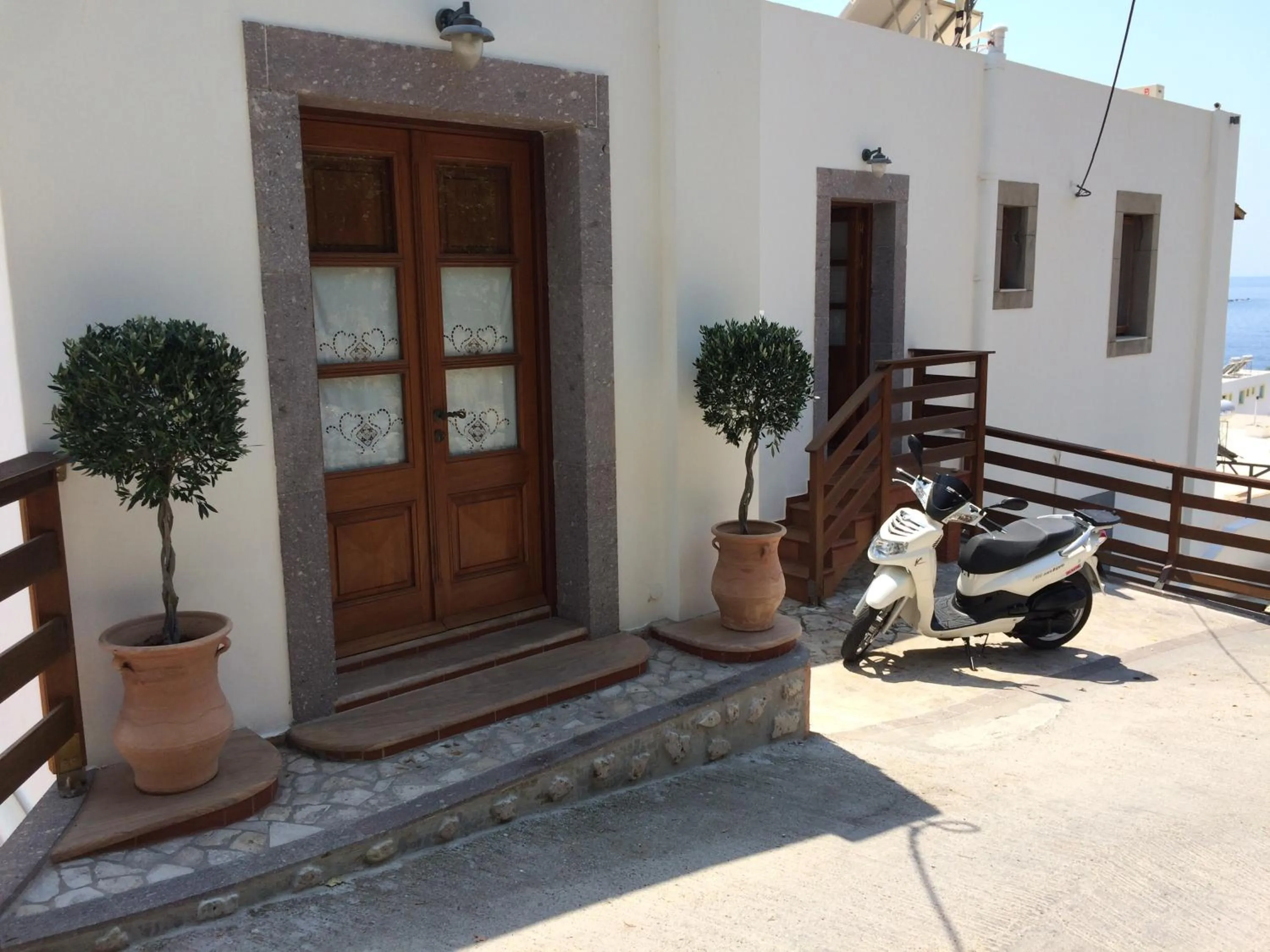 Facade/entrance in Mistral-Patmos