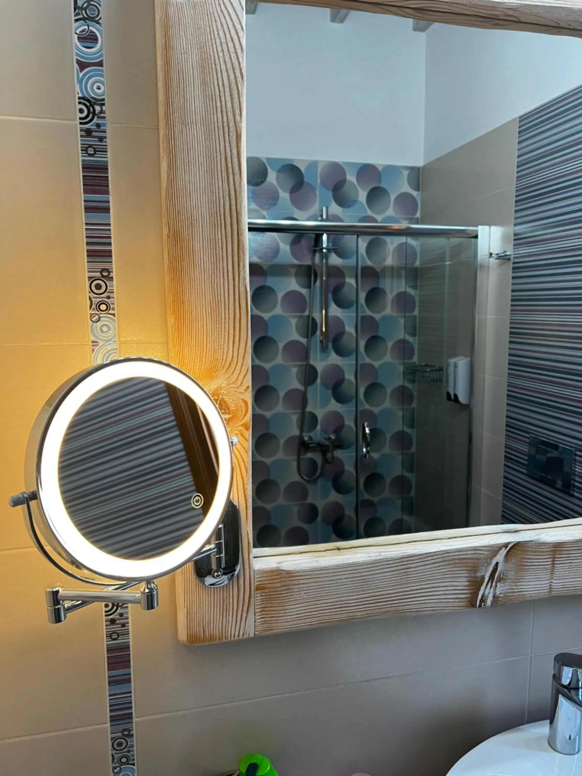 Shower in Mistral-Patmos