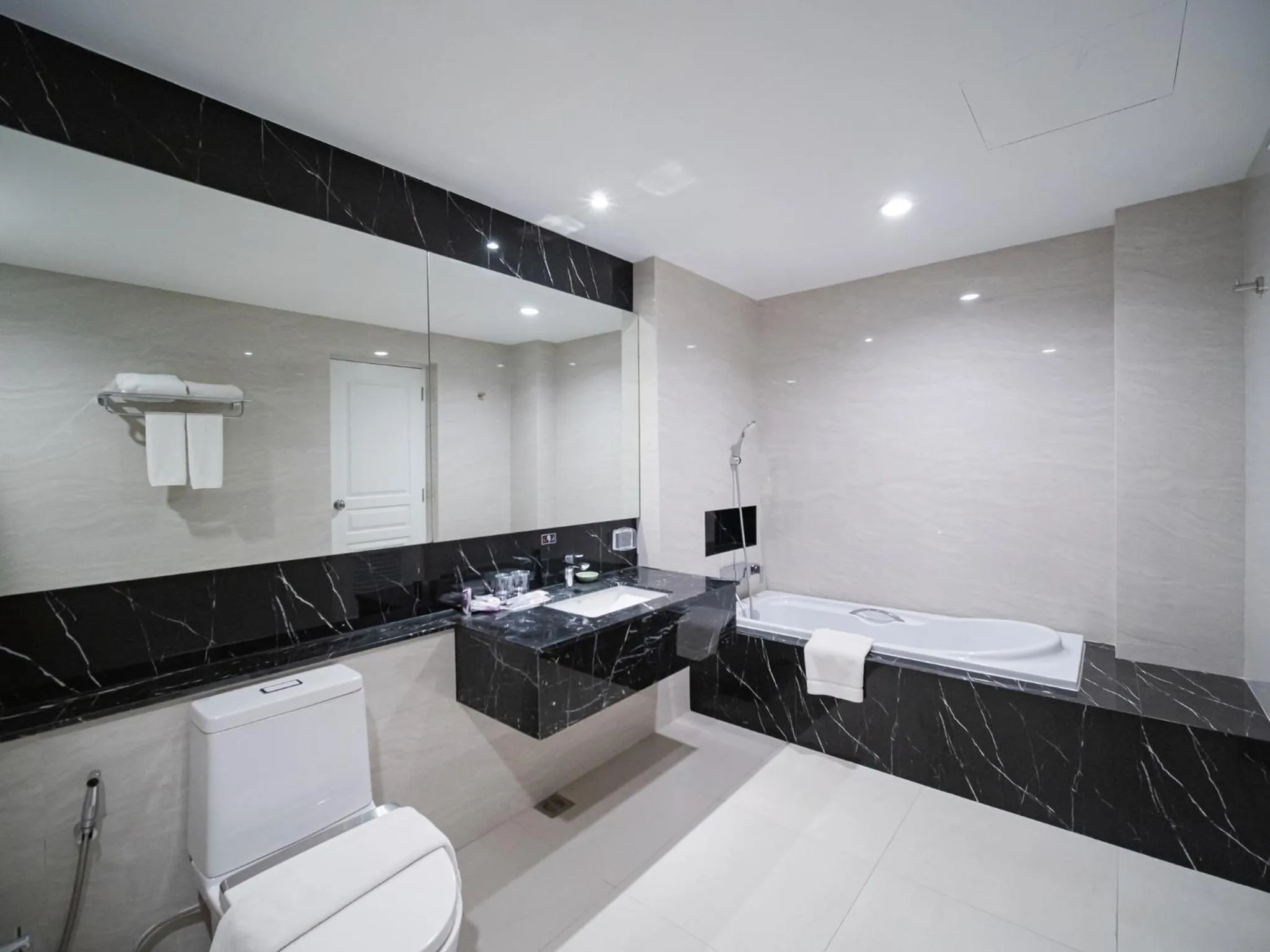 Bathroom in Fortune River View Hotel Nakhon Phanom