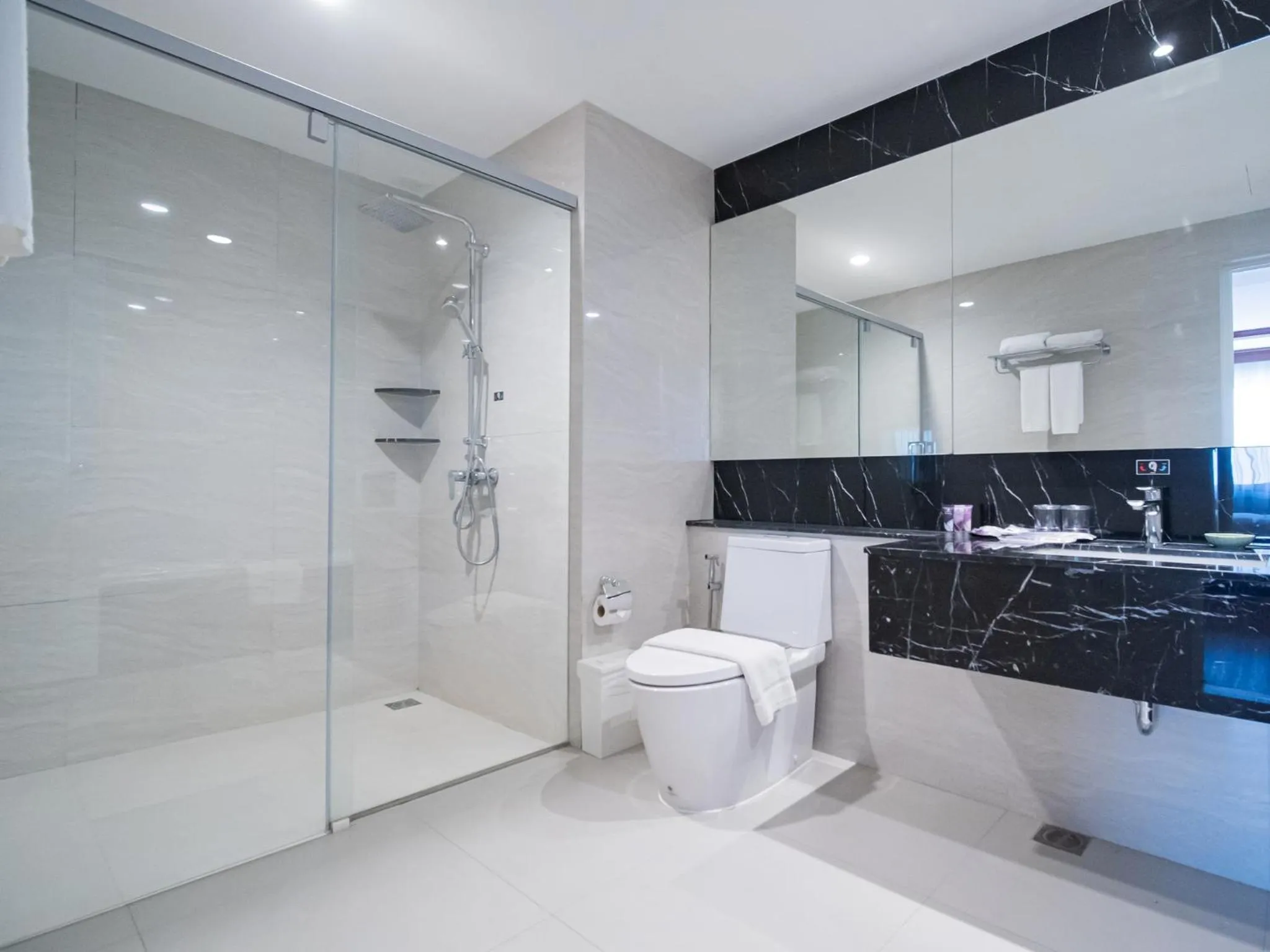 Shower in Fortune River View Hotel Nakhon Phanom