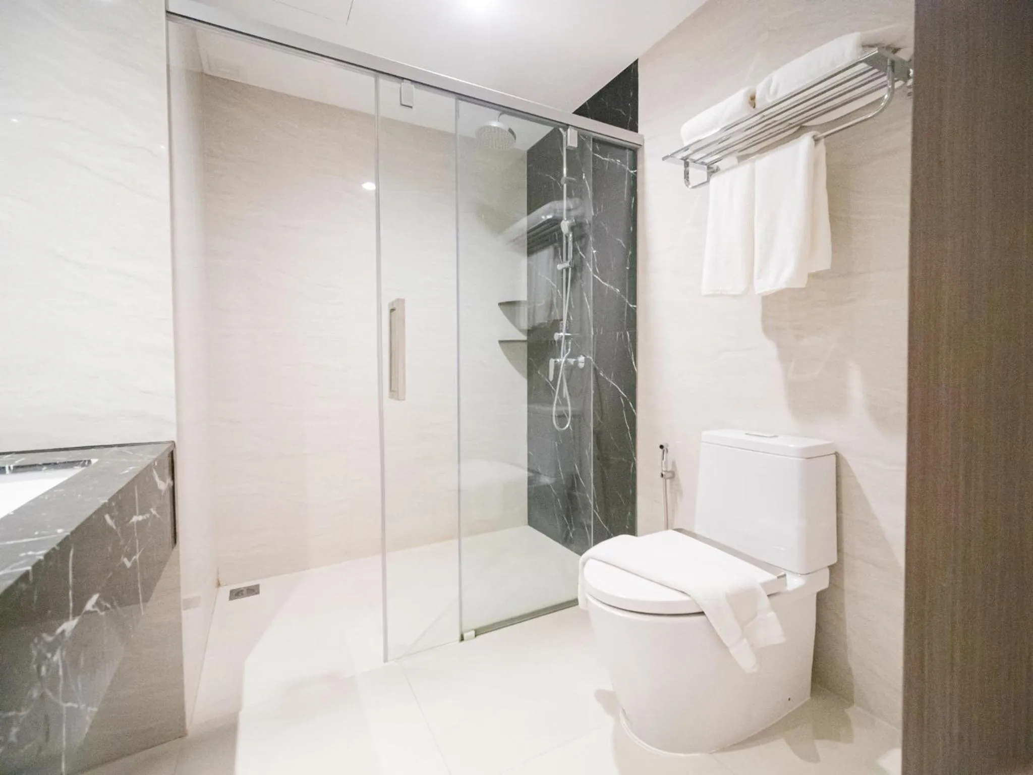 Toilet in Fortune River View Hotel Nakhon Phanom